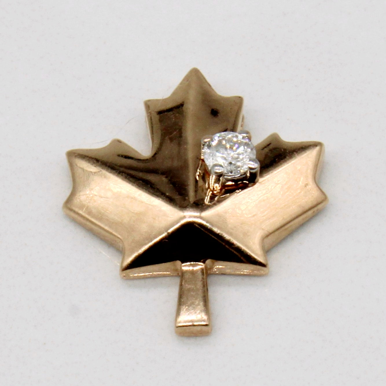 Pendentif feuille d'érable en diamant | 0,06 ct | 