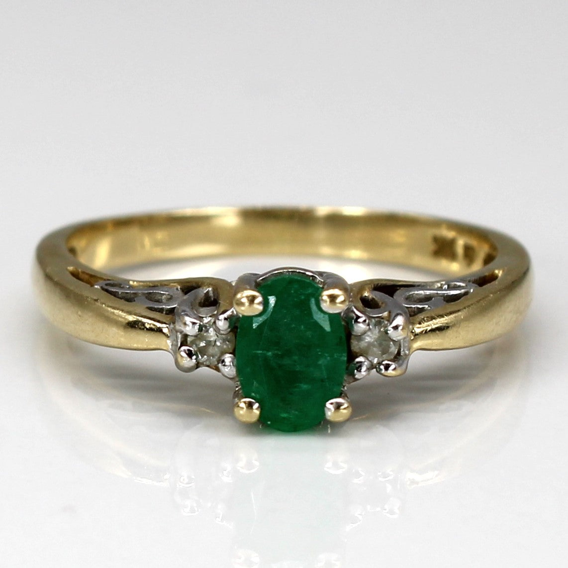 Bague trois pierres émeraude et diamants | 0,40 ct | 0,02 ct au total | Taille 7 | 
