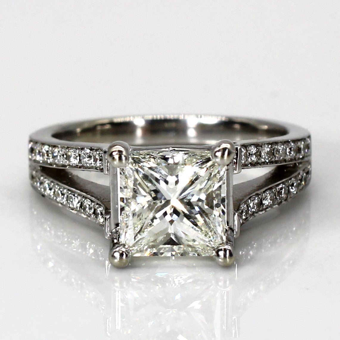 Bague en or avec diamant princesse et accents | 2,14 ct | Taille 6 | 