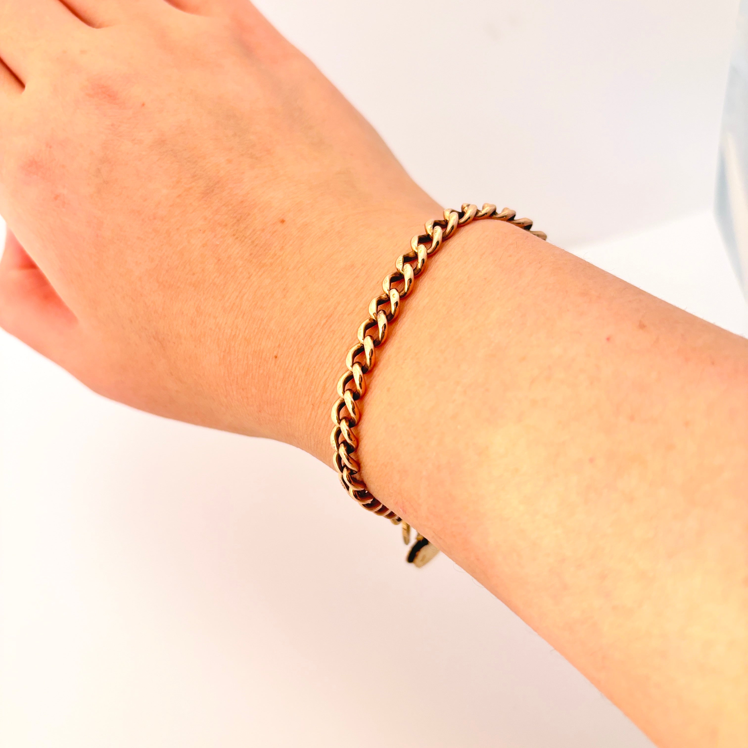 1986 Hallmarked 9k Yellow Gold Heart Bracelet  | 6.25" |