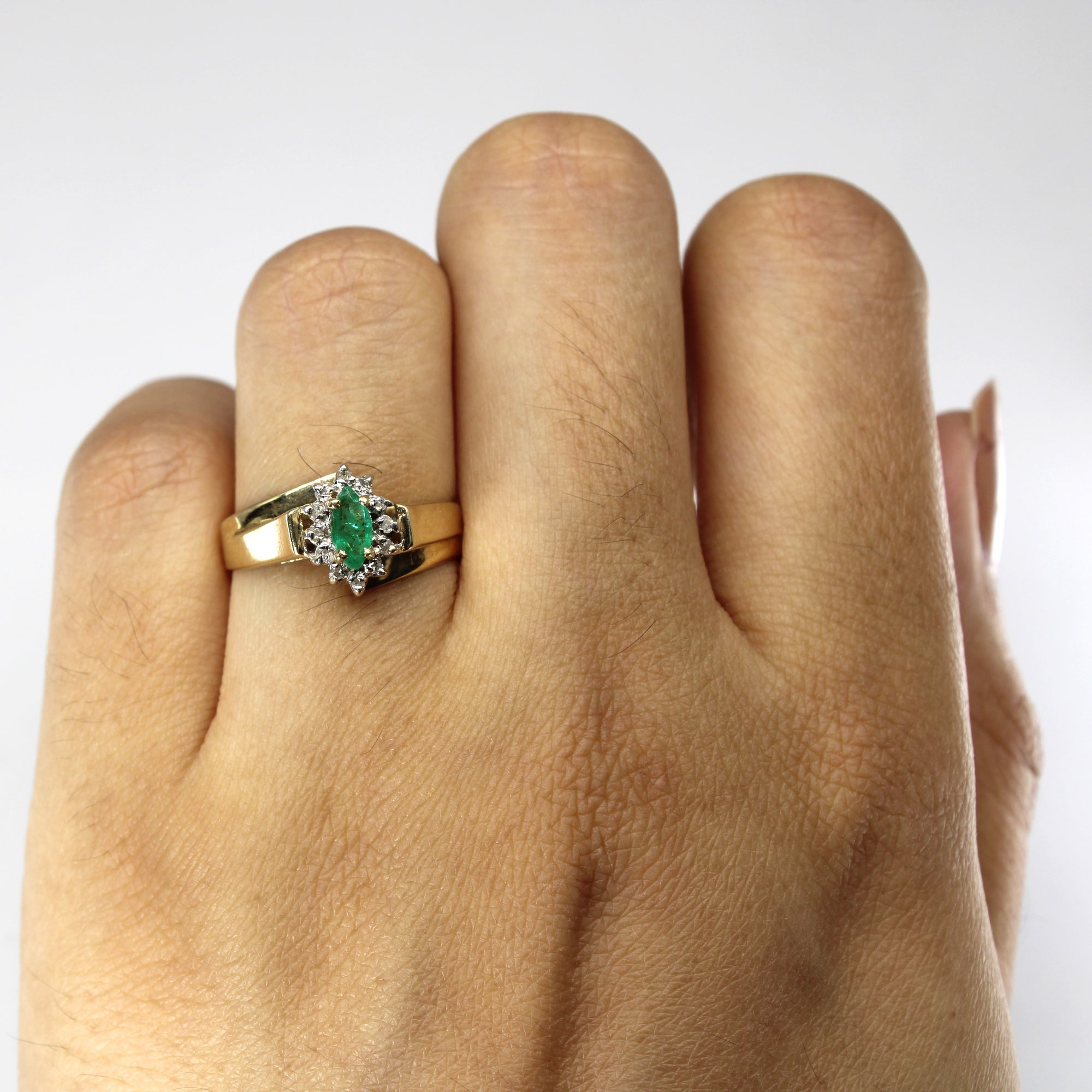 Emerald & Diamond Cocktail Ring | 0.12ct | 0.02ctw | SZ 6.75 |