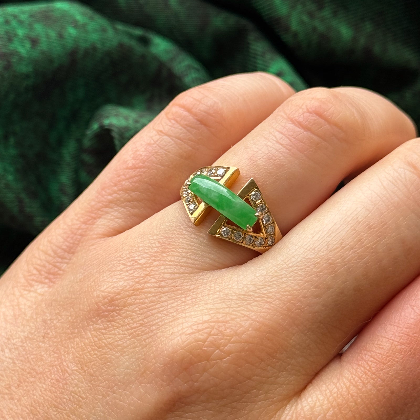 Bague cocktail en jadéite et diamants | 1,00 ct, 0,18 ct au total | Taille 5,75 | 