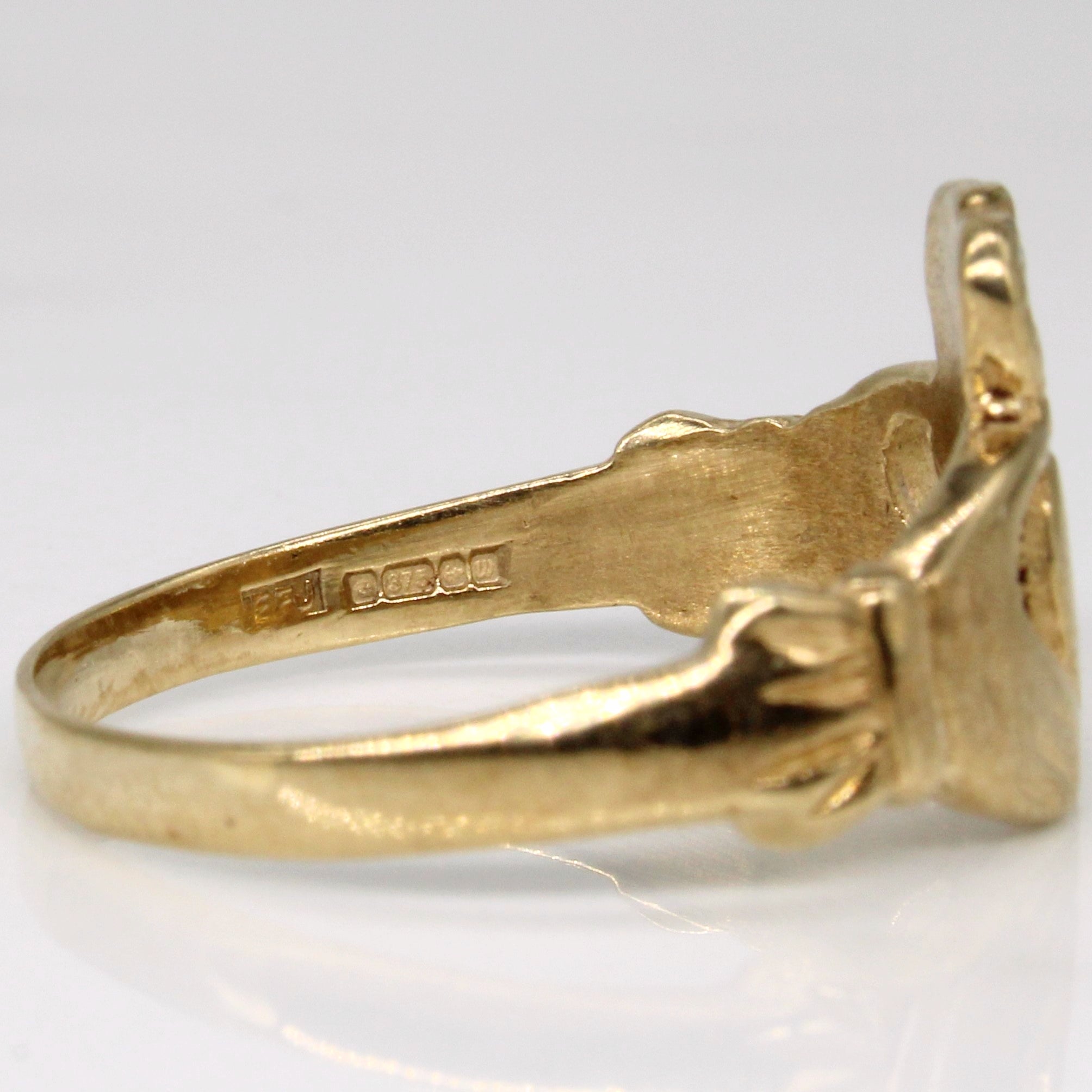 1996 Hallmarked 9k Yellow Gold Claddagh Ring | SZ 8 |