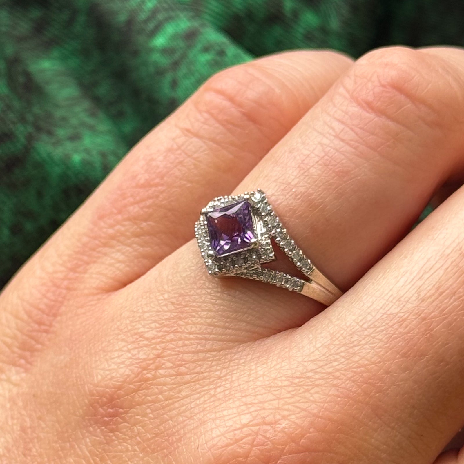 Amethyst & Diamond Ring | 0.60ct, 0.12ctw | SZ 6.25 |