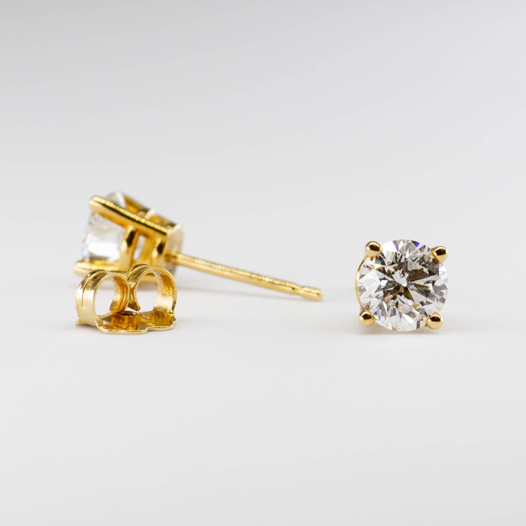 Puces d'oreilles en or jaune 18 carats serties de diamants | 1,14 ct au total 