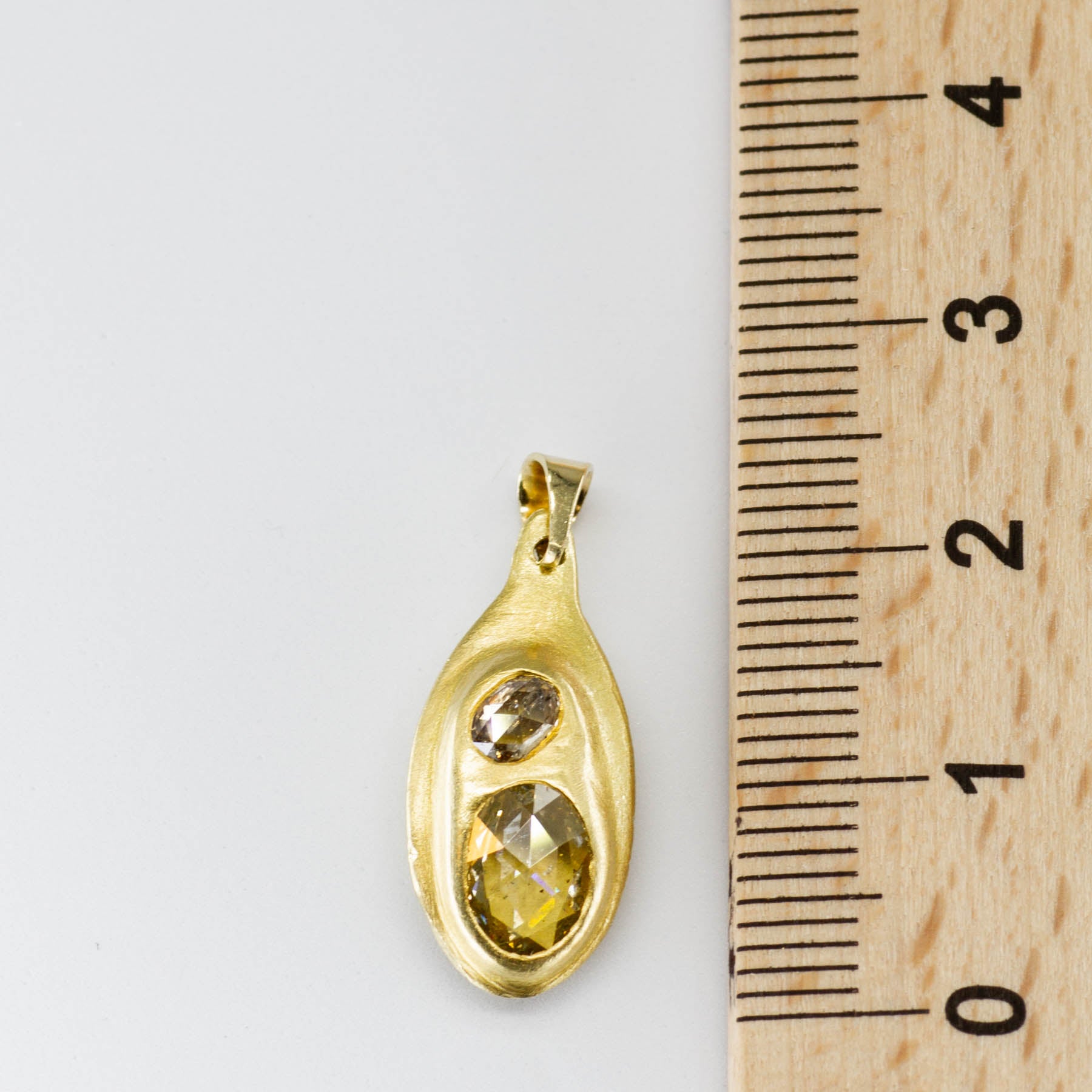 Pendentif en or 18 carats serti de diamants taille rose | 0,7 ct | 