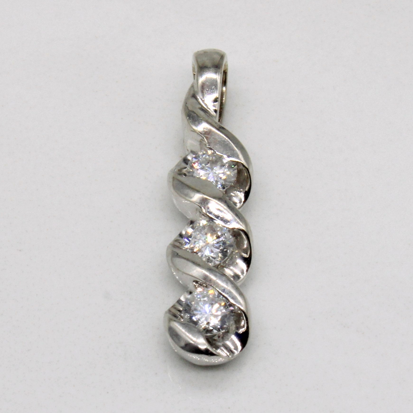 Diamond Column Pendant | 0.30ctw