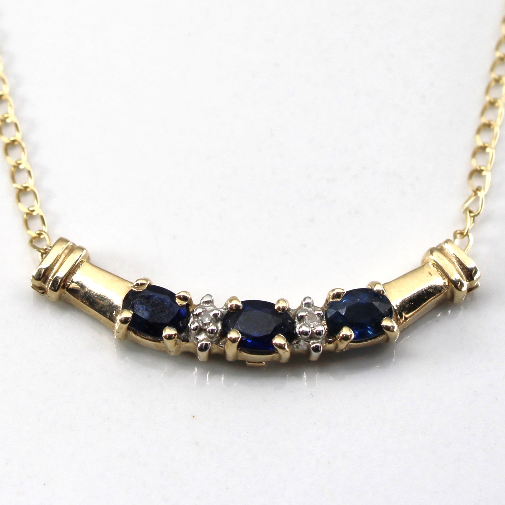 Collier saphir et diamants | 0,60 ct | 0,01 ct | 45,7 cm 