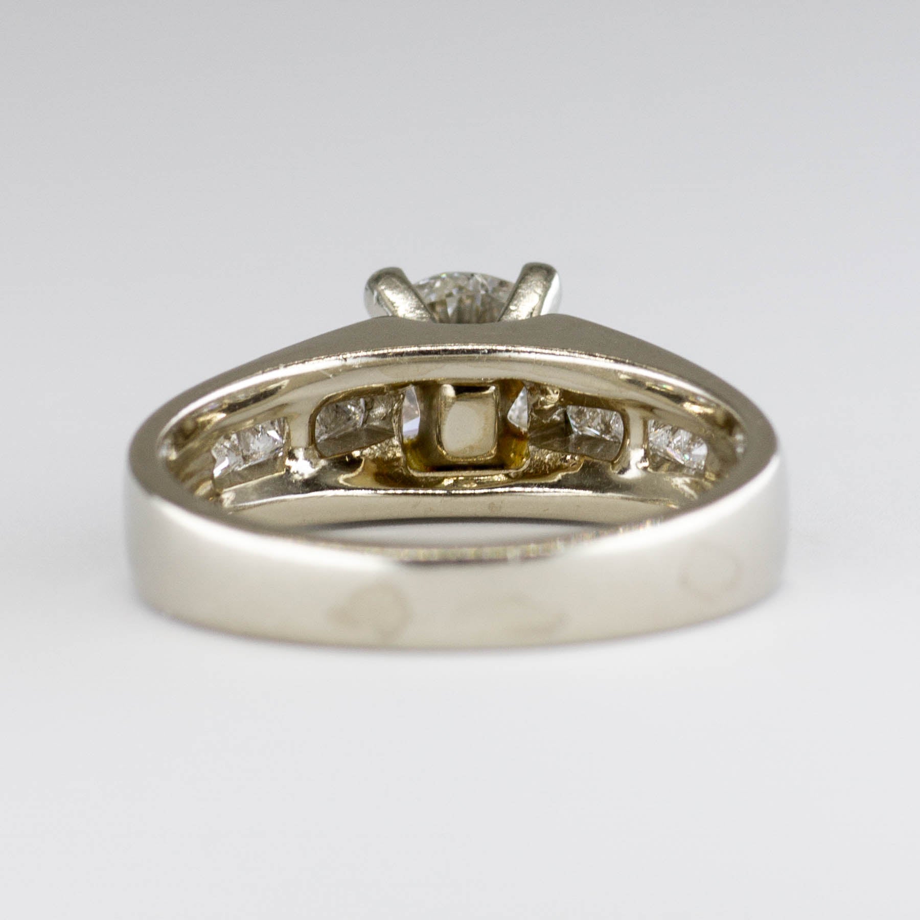 Bague de fiançailles en or 14 carats sertie de diamants et d'accents | 1,40 ct au total, pureté SI1/2, couleur H/I | Taille 5,5 