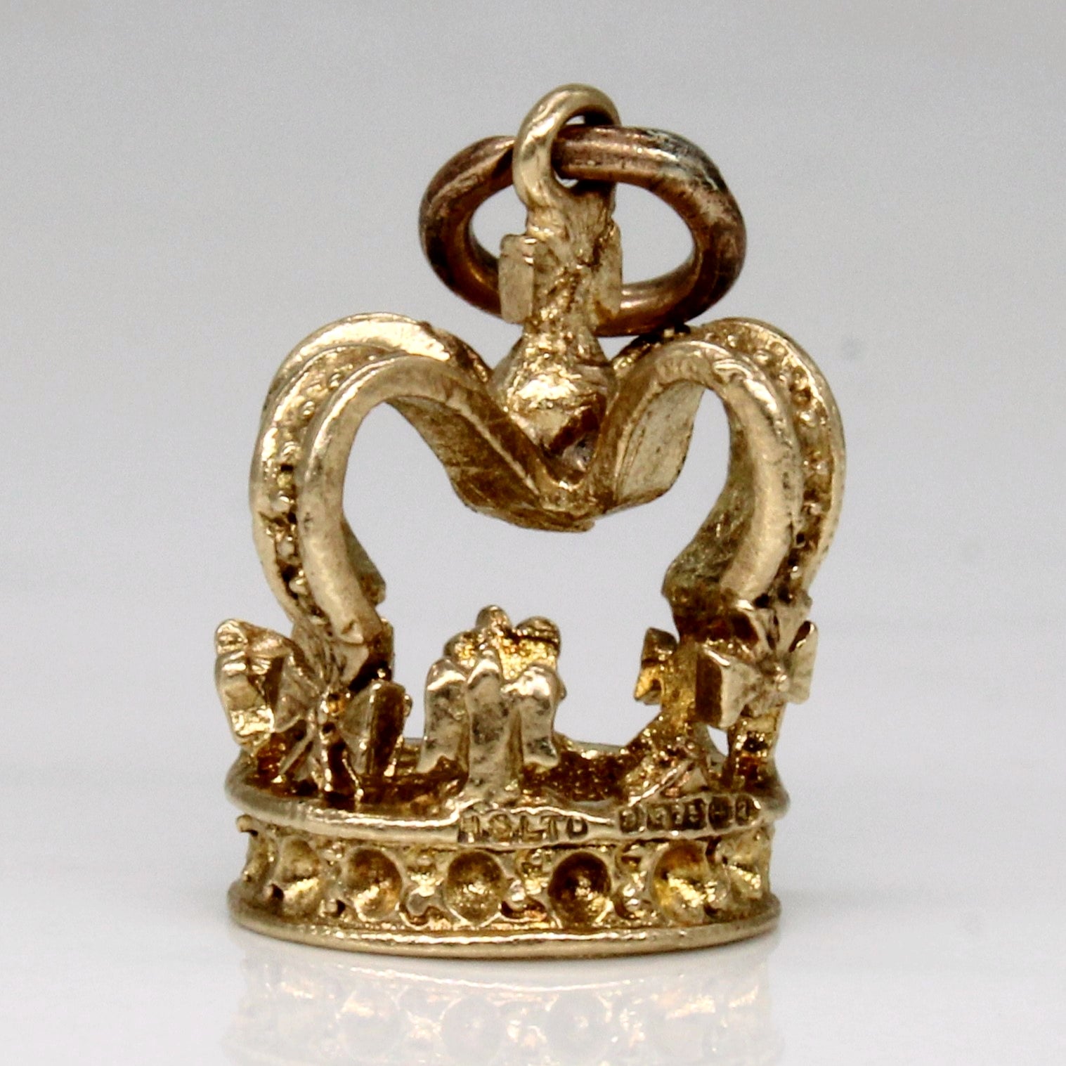 9k Yellow Gold Crown Pendant