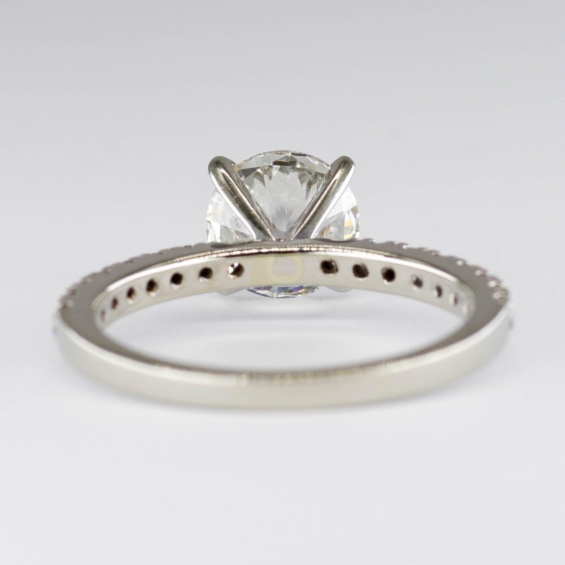 Solitaire en or blanc 19 carats avec diamant accentué, certifié GIA | 1,50 ct SI1 I | Taille 7,25 