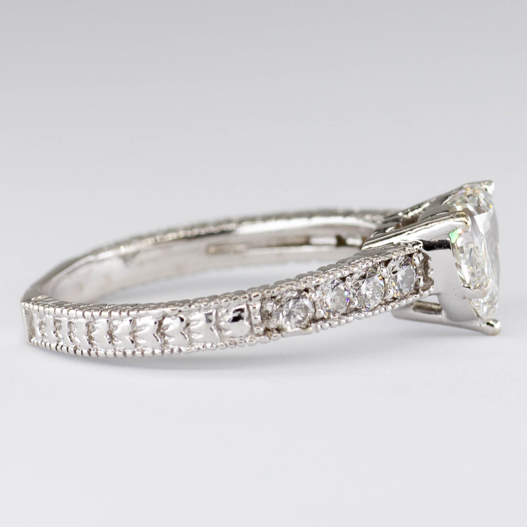 Solitaire 18 carats avec cœur accentué | 1,33 ct VS1 G/H/I | Taille 7 
