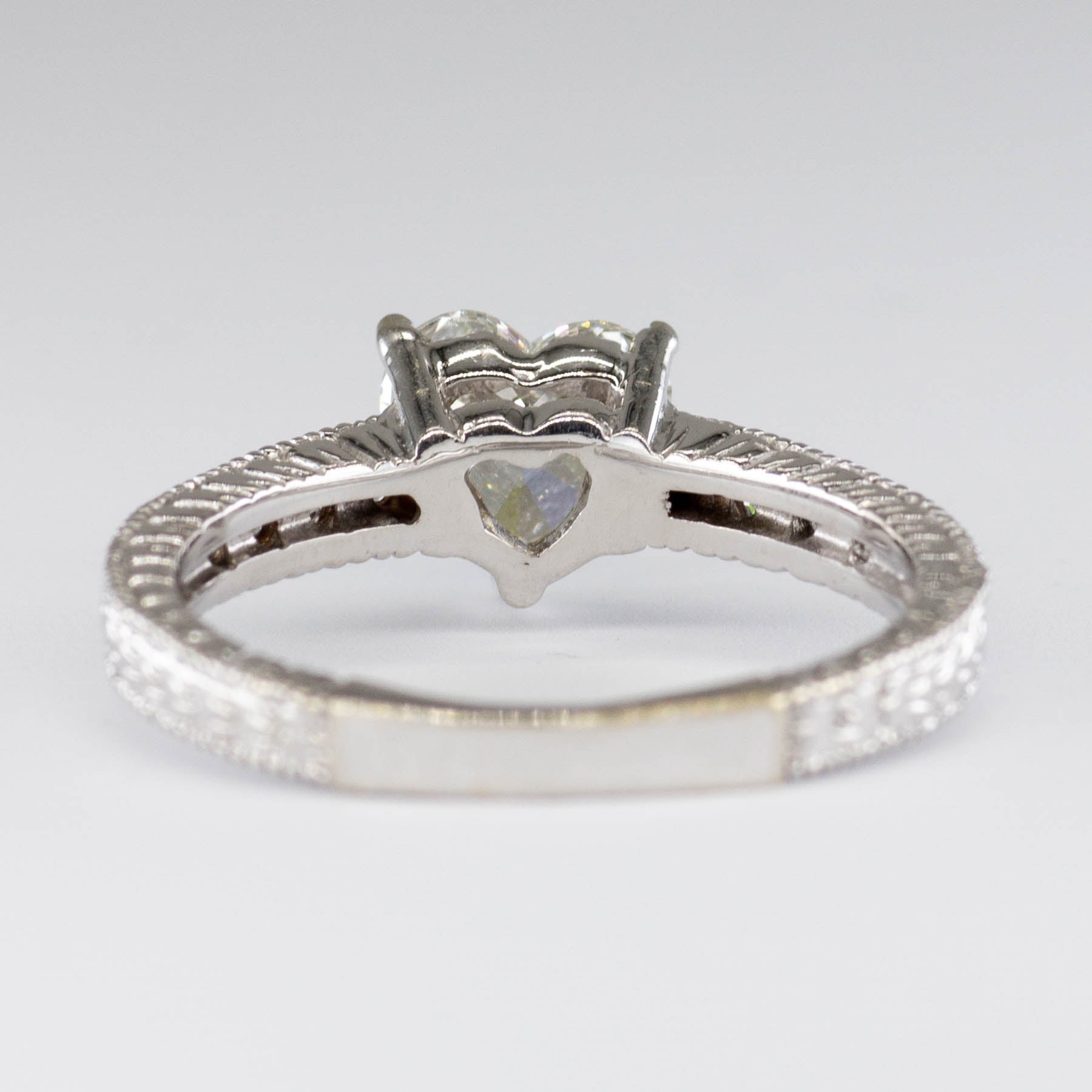 18k Heart Accented Solitaire | 1.33ctw VS1 G/H/I | SZ 7