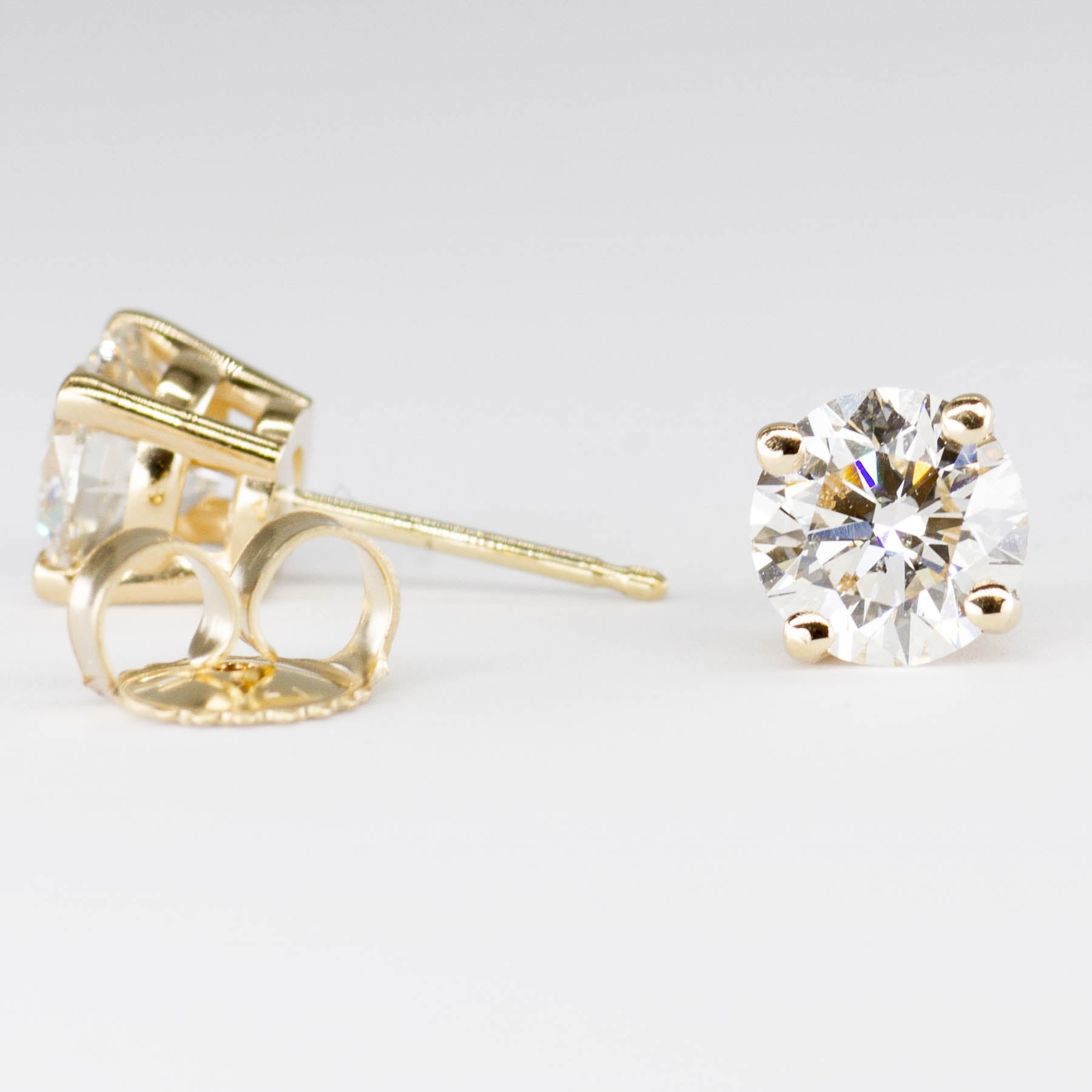 Boucles d'oreilles en or jaune 14 carats serties de diamants certifiés GIA | 2,16 ct au total, pureté SI1 K | 