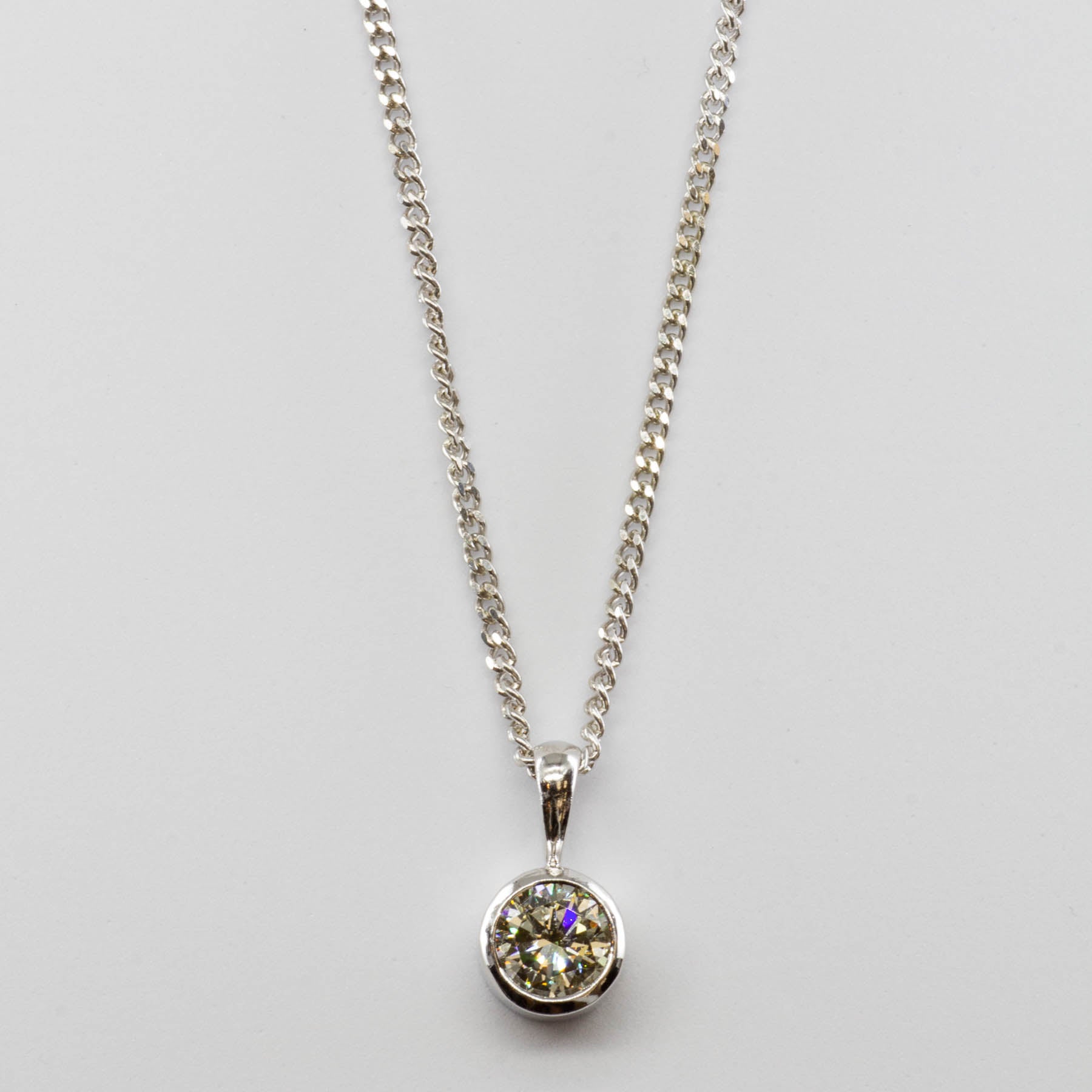 Collier en or blanc 14 carats et diamants | 0,85 ct VVS2-VS1 I/J | 45,7 cm 