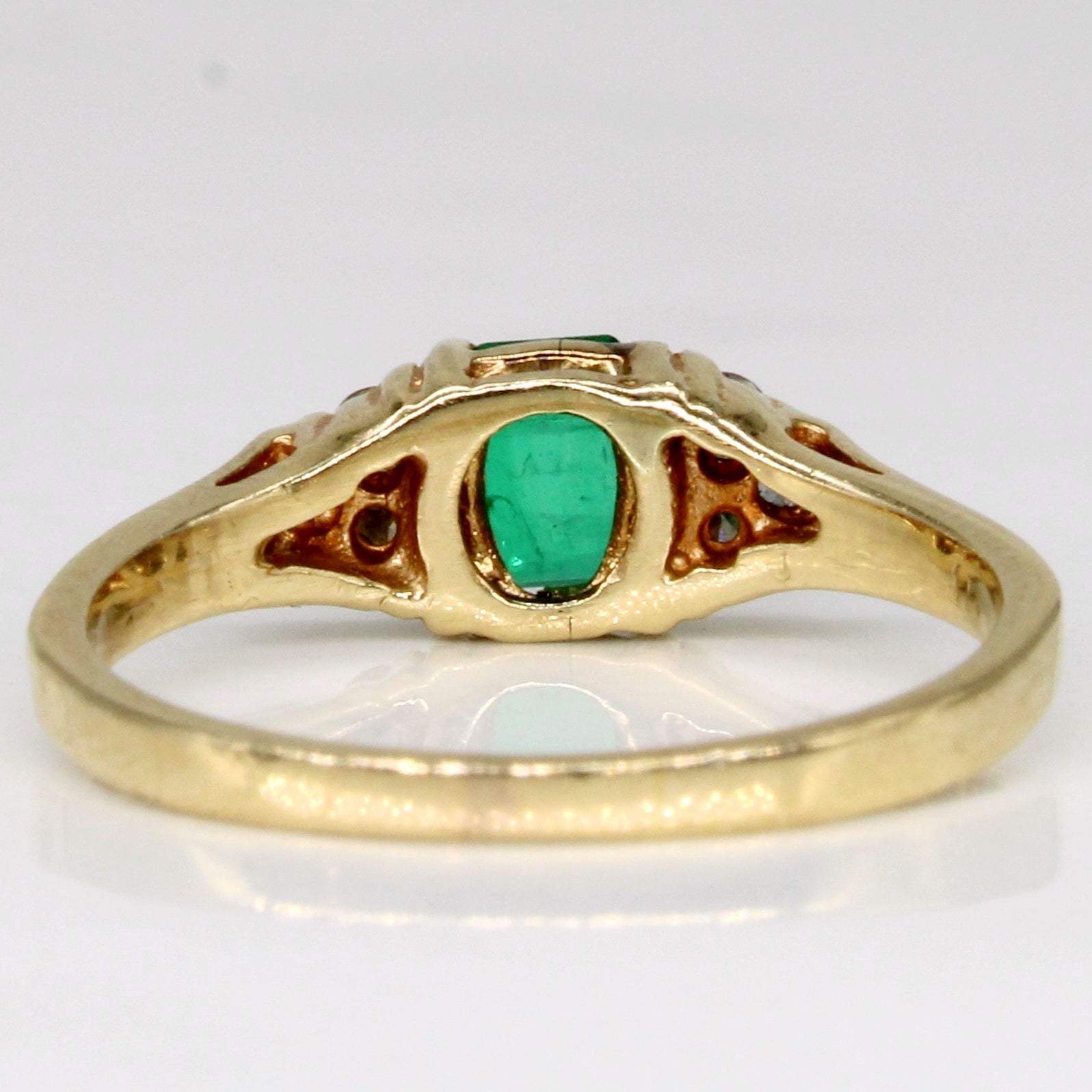 Emerald & Diamond Ring | 0.32ct, 0.15ctw | SZ 5 |
