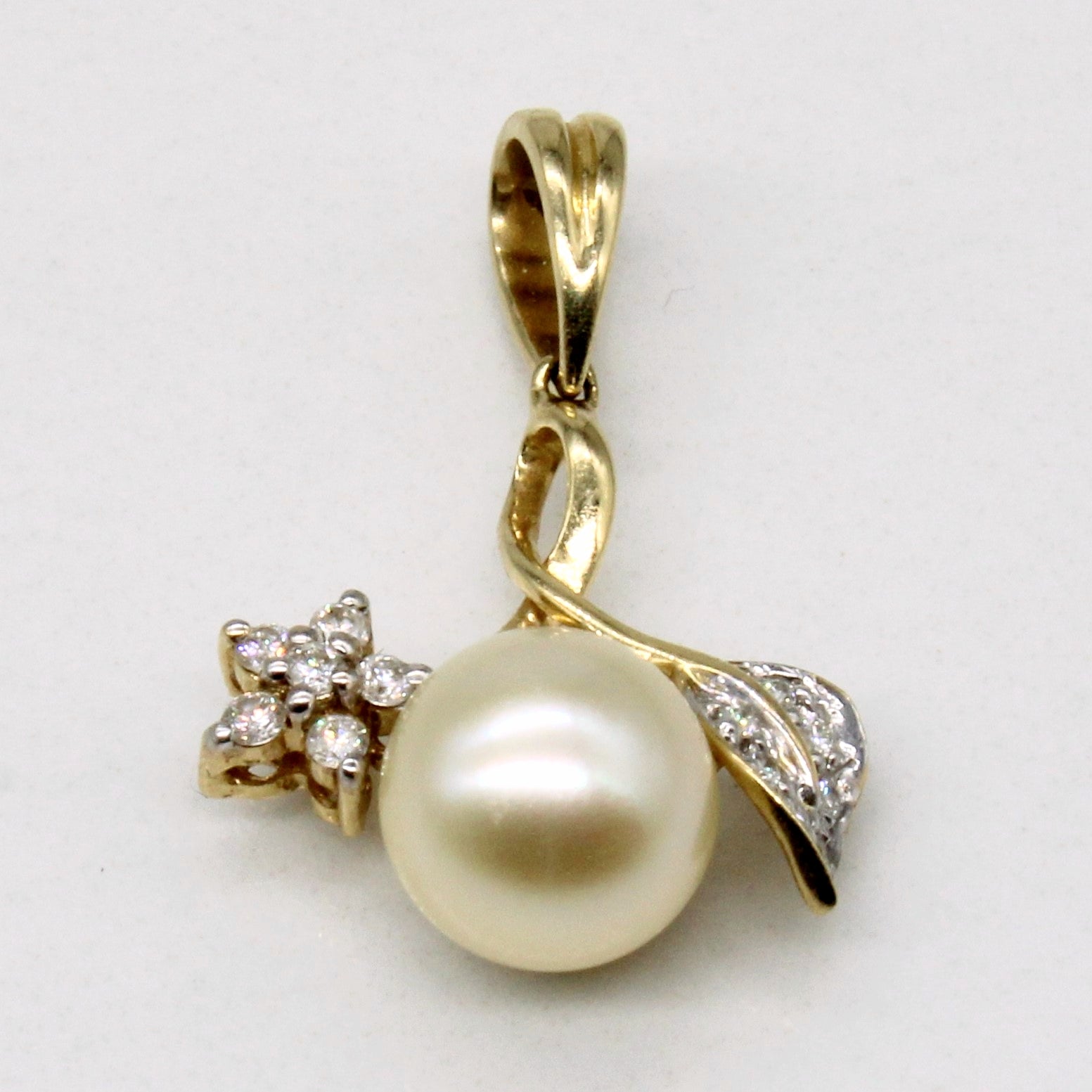 Pearl & Diamond Pendant | 0.09ctw |