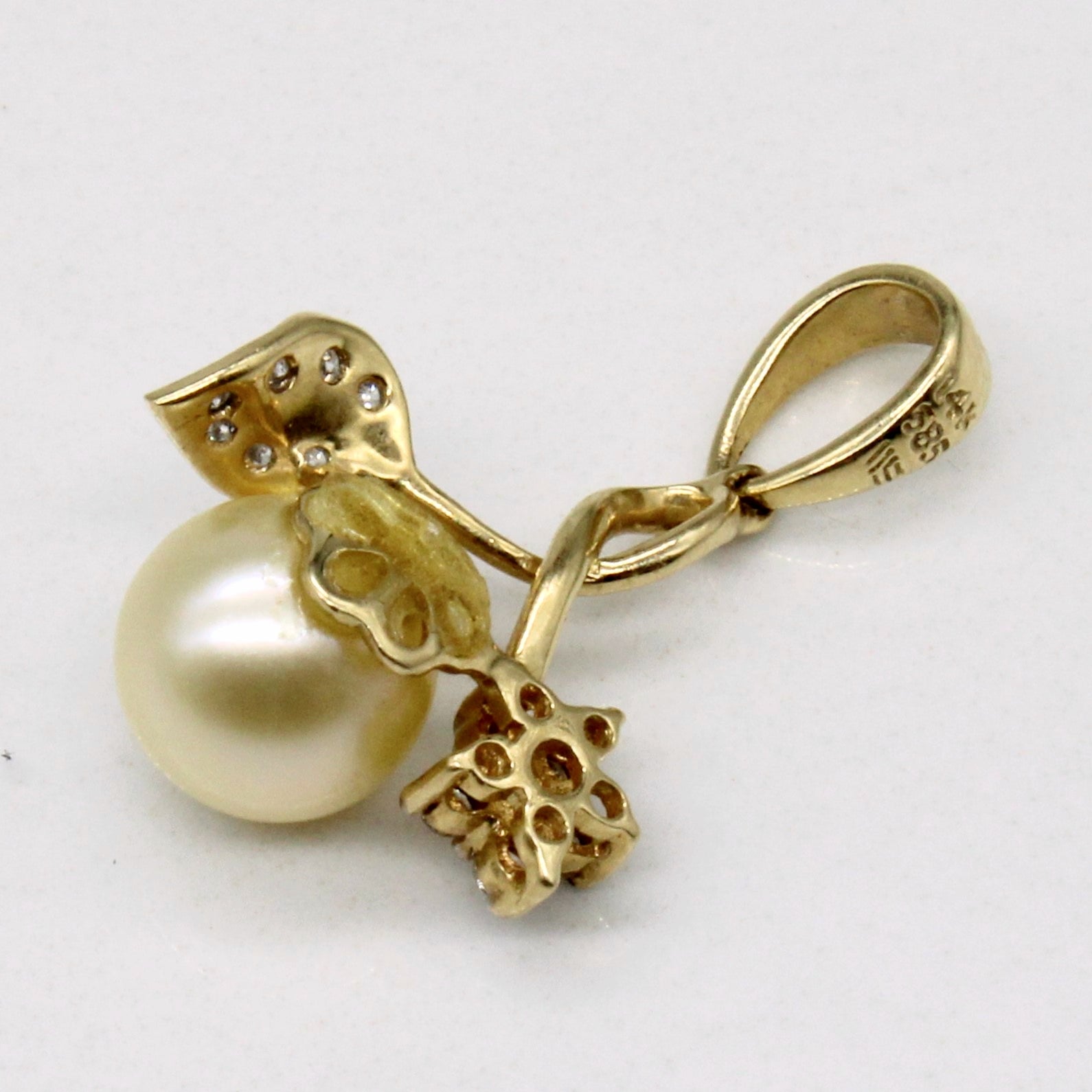 Pearl & Diamond Pendant | 0.09ctw |