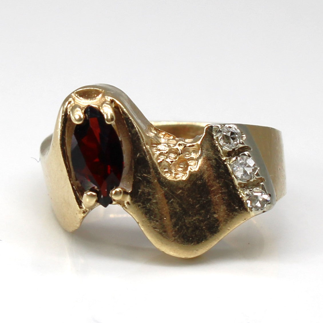 Garnet & Diamond Wave Gold Ring | 0.50ct | 0.07ctw | SZ 6.5 |