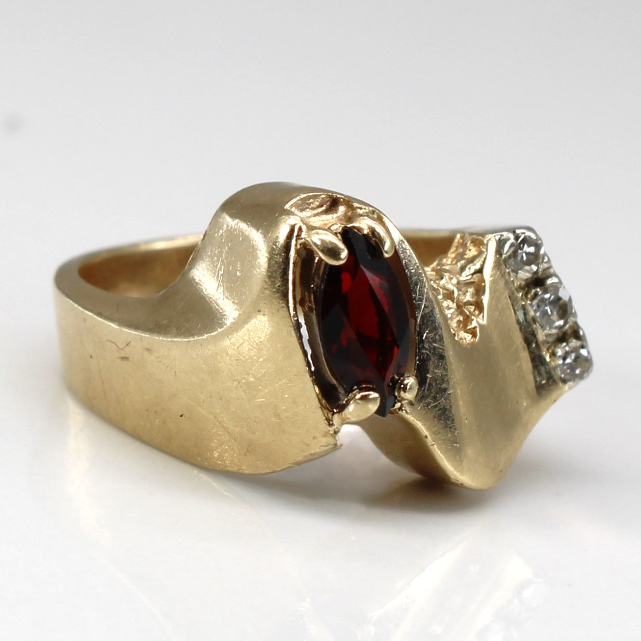 Garnet & Diamond Wave Gold Ring | 0.50ct | 0.07ctw | SZ 6.5 |