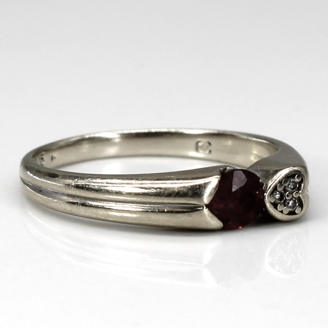 Garnet & Diamond Ring | 0.27ct | 0.02ctw | SZ 5.75 |