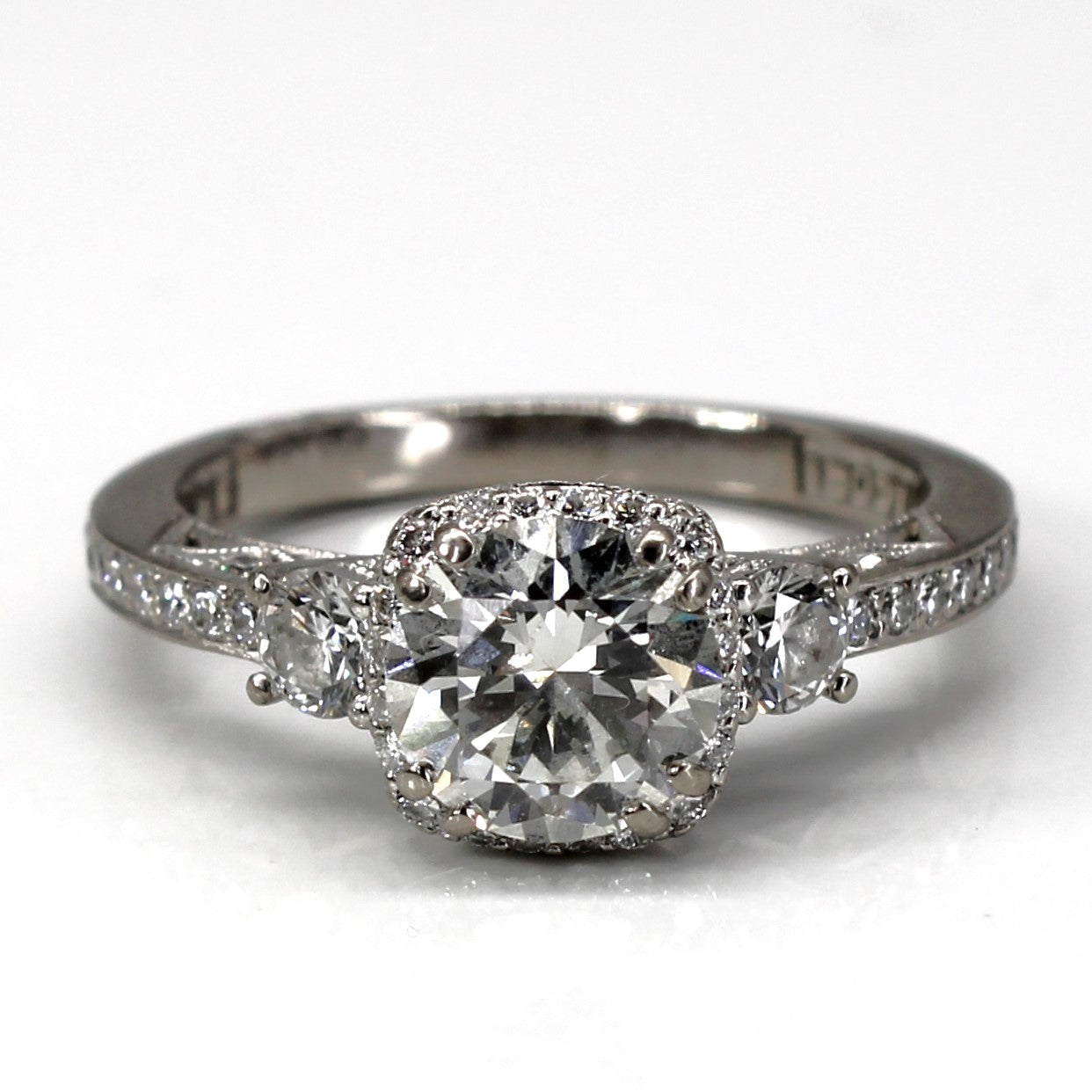 Halo Diamond Engagement Ring | 1.40ctw SI1/SI2 H/I | SZ 5.5 |
