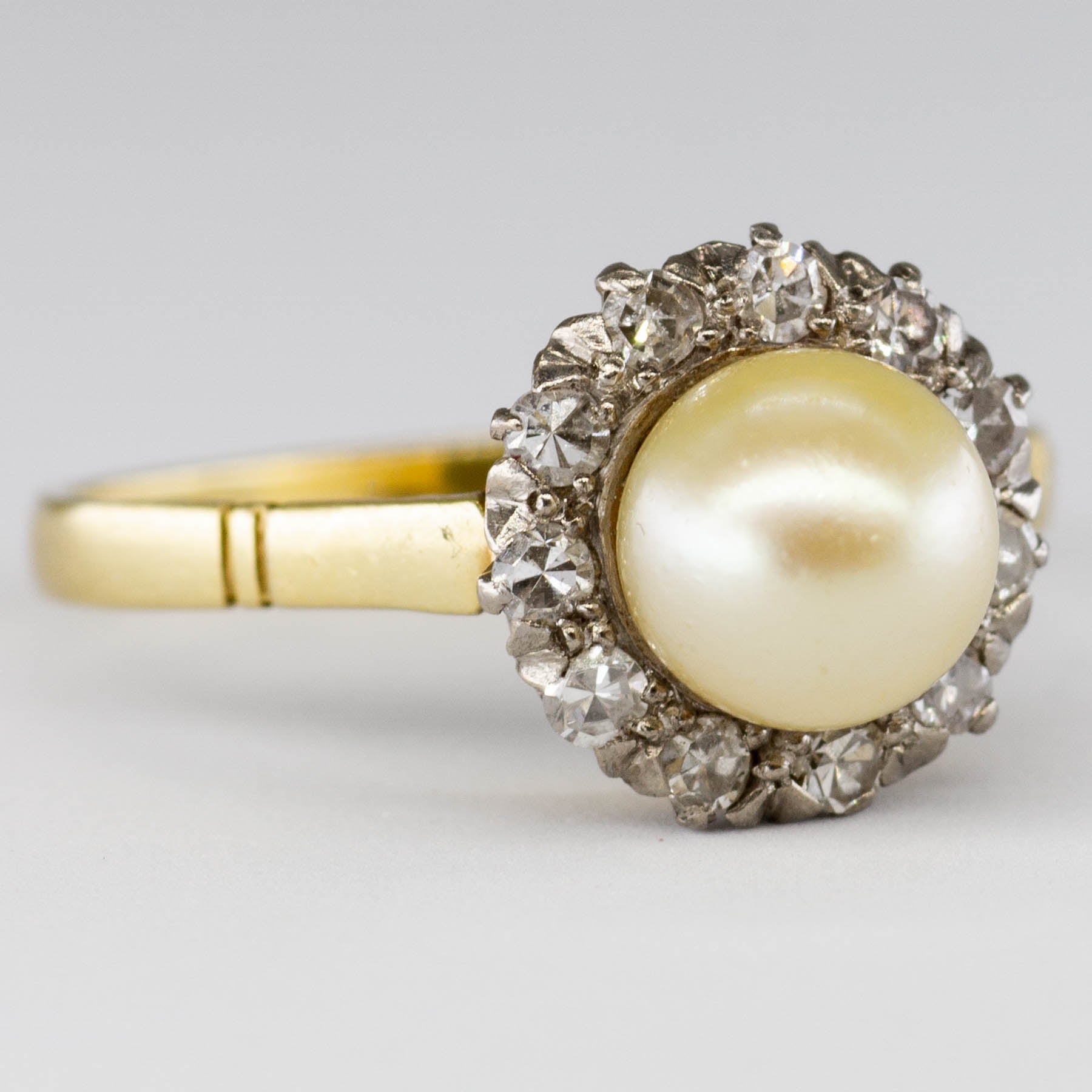 Vintage 18k Gold Pearl and Diamond Ring| 7mm | SZ 8.25