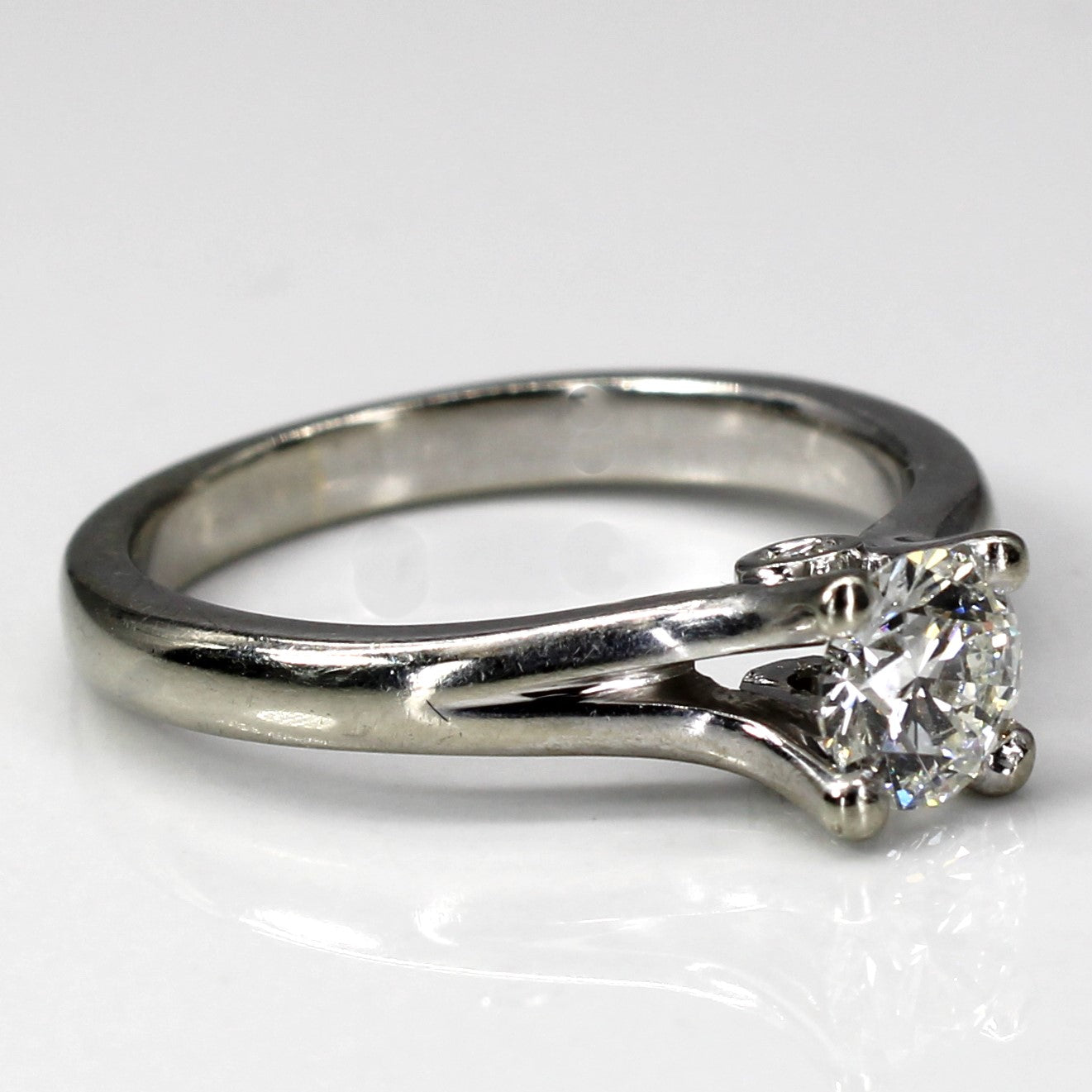Cathedral Set Canadian Diamond Engagement Ring | 0.74ctw SI1 I | SZ 7.5 |