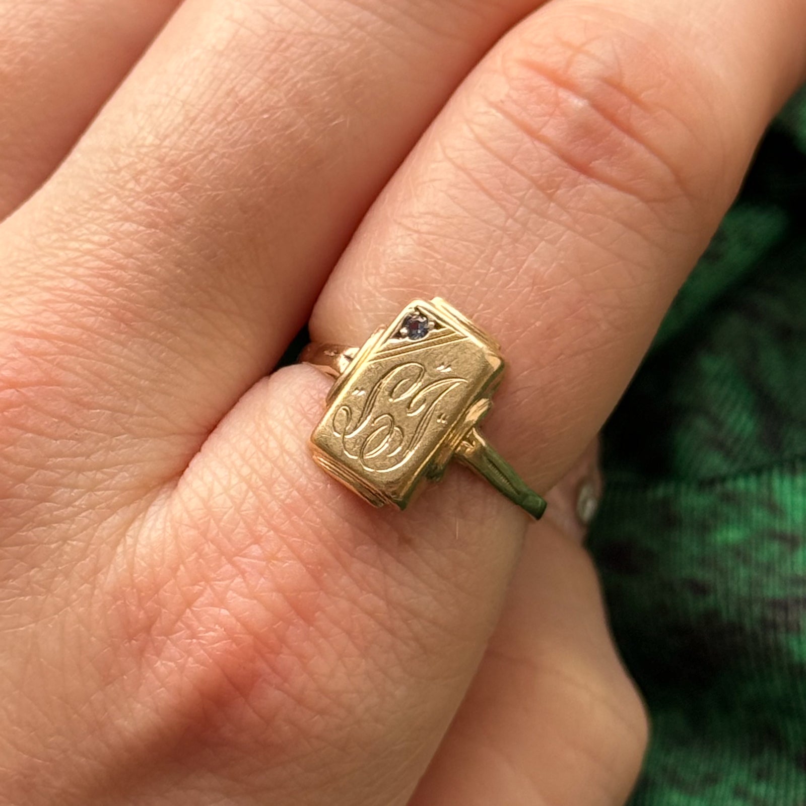 Synthetic Spinel Signet "LJ" Ring | 0.02ct | SZ 7 |