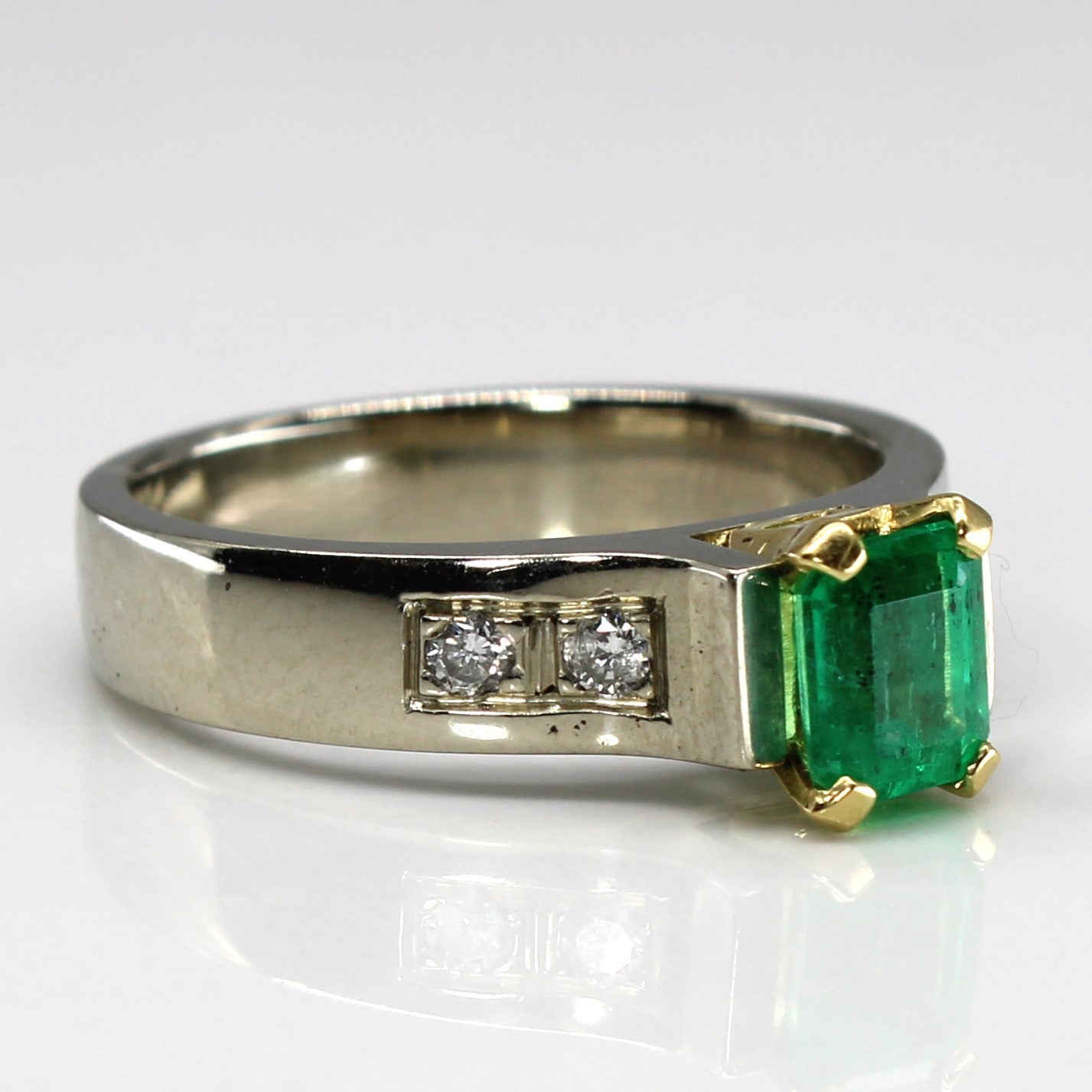 Emerald & Diamond Ring | 0.75ct | 0.12ctw | SZ 8 |