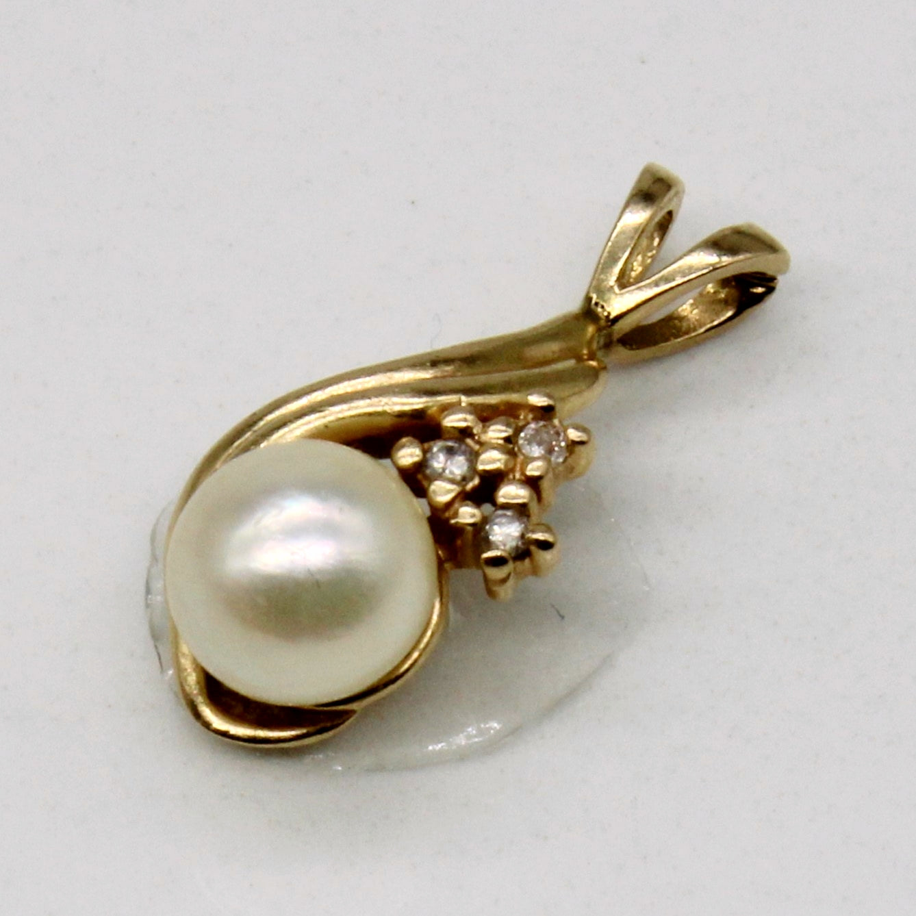 Pearl & Diamond Pendant | 0.02ctw |