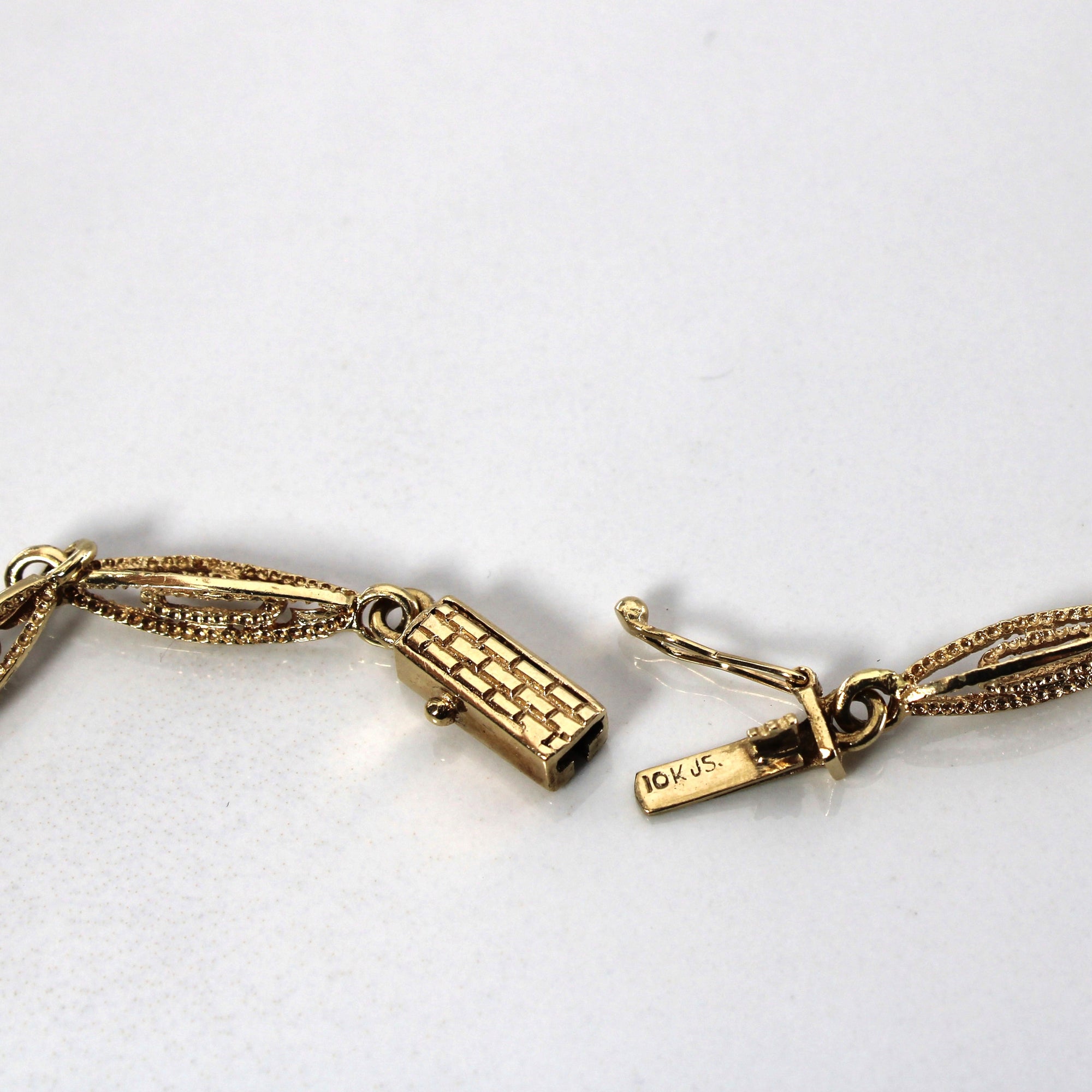 Textured Linked Yellow Gold Chain | 24