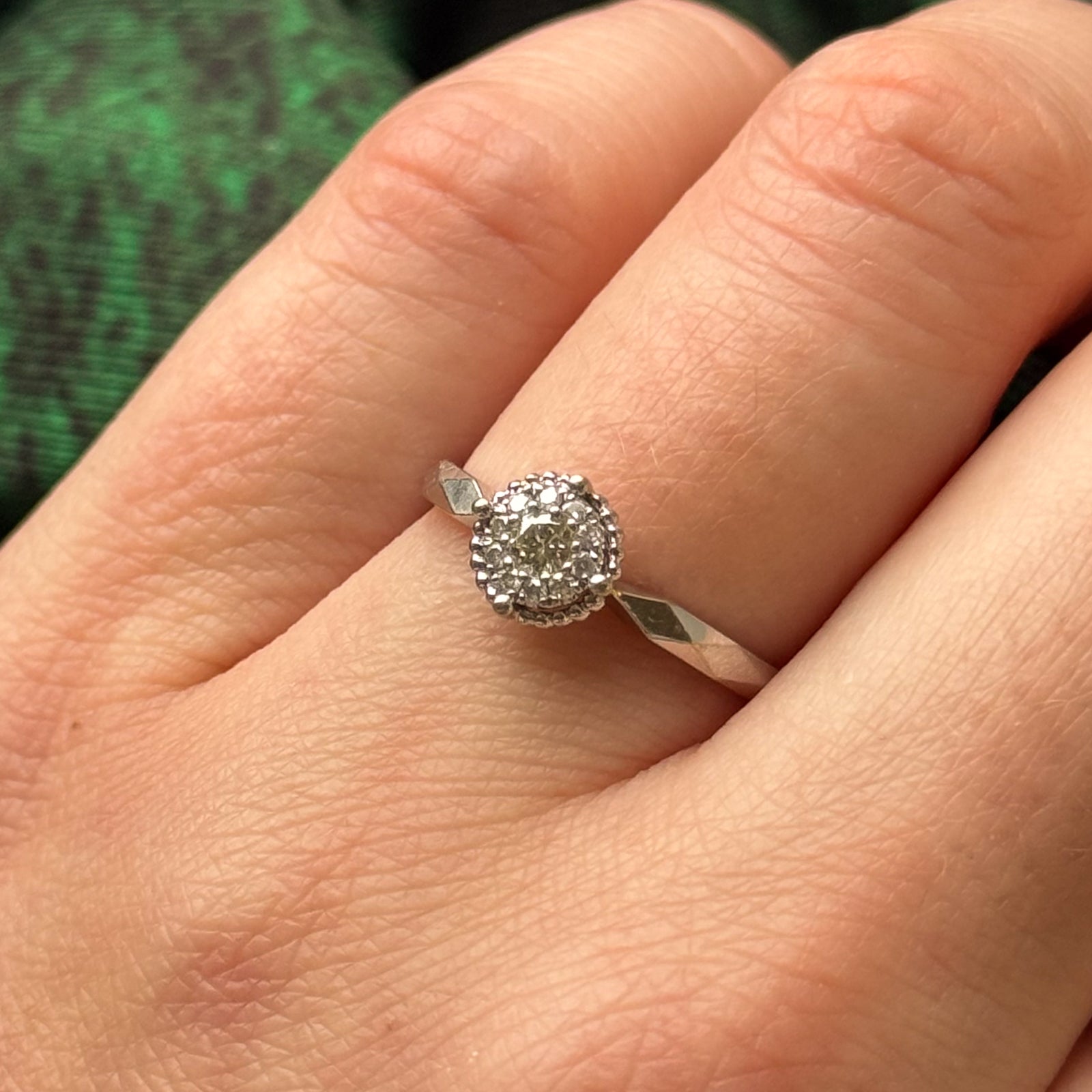 Diamond Halo Ring | 0.14ctw | SZ 6.5 |