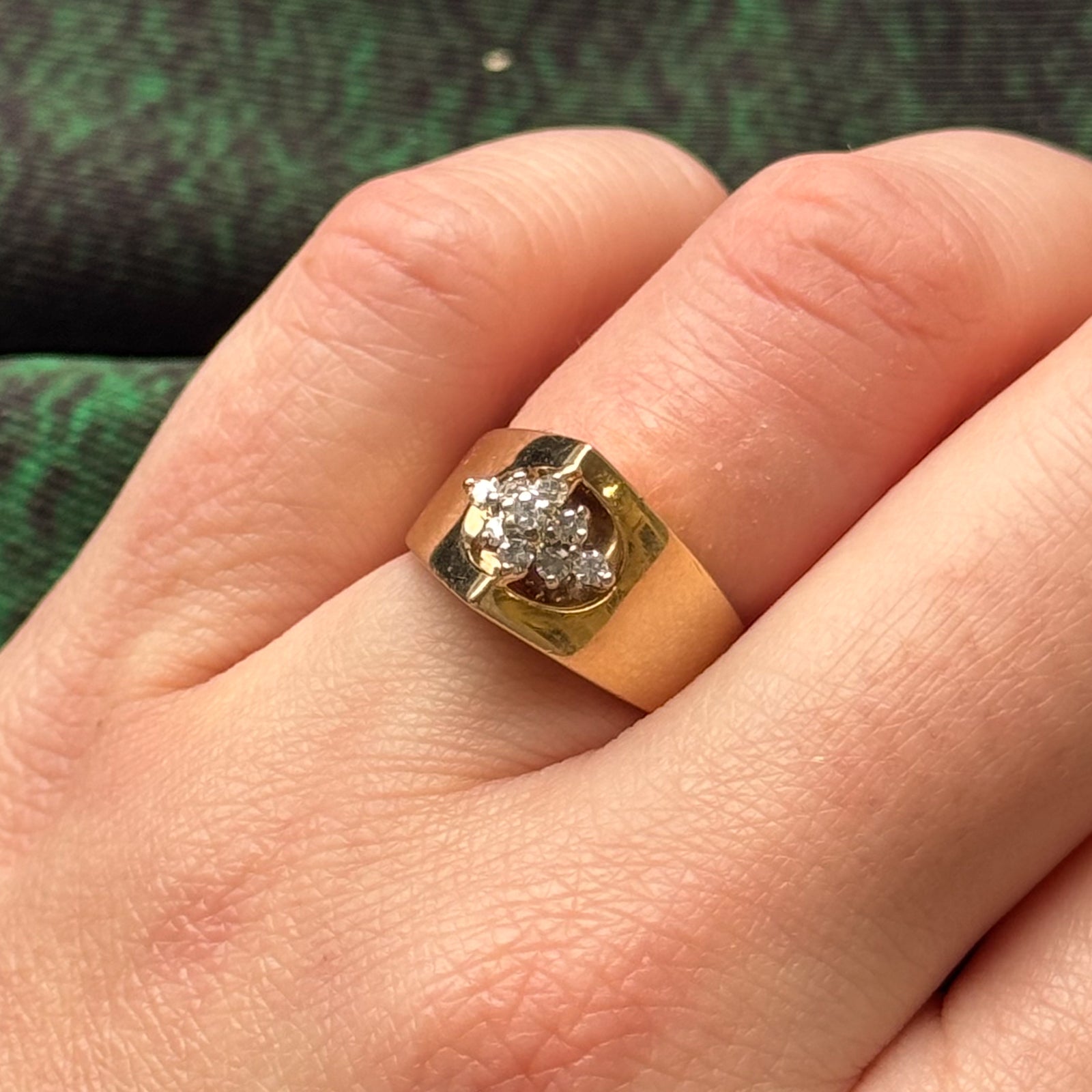 Diamond Cluster Ring | 0.18ctw | SZ 5 |
