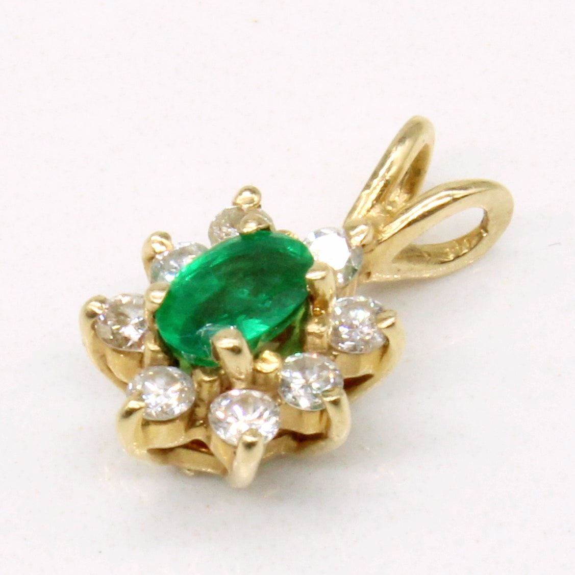 Pendentif en or 14 carats avec émeraude et diamants | 0,20 ct, 0,16 ct au total | 