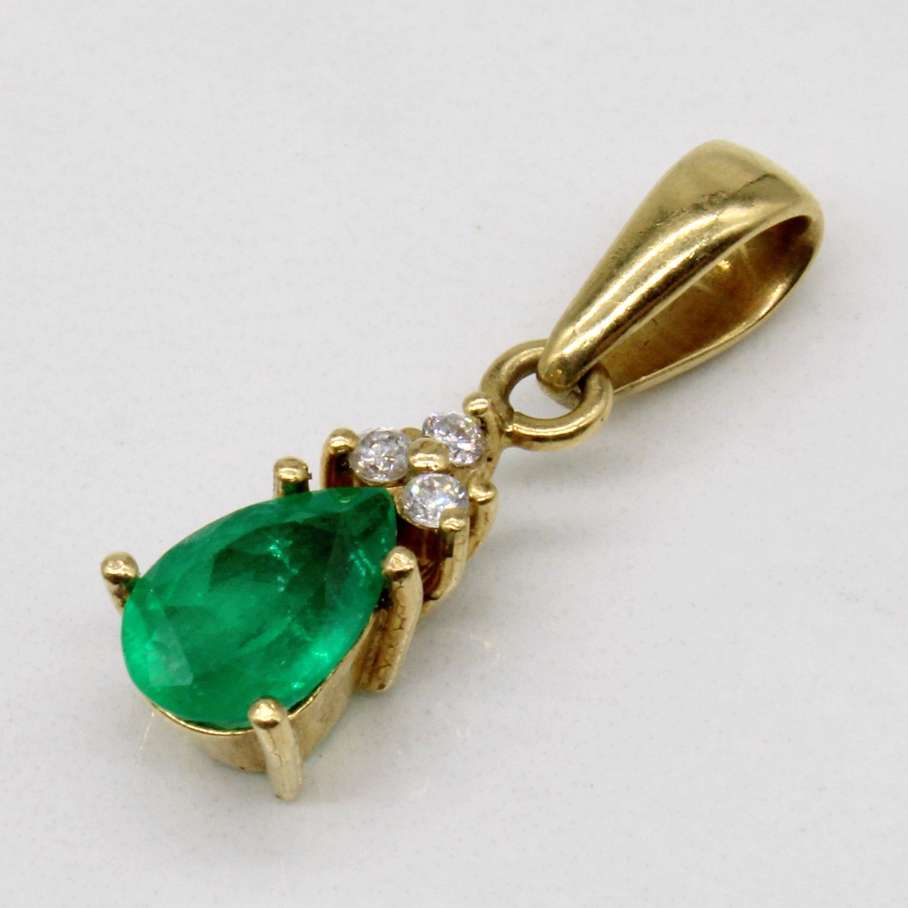 Emerald & Diamond 18k Pendant | 0.95ct, 0.06ctw |