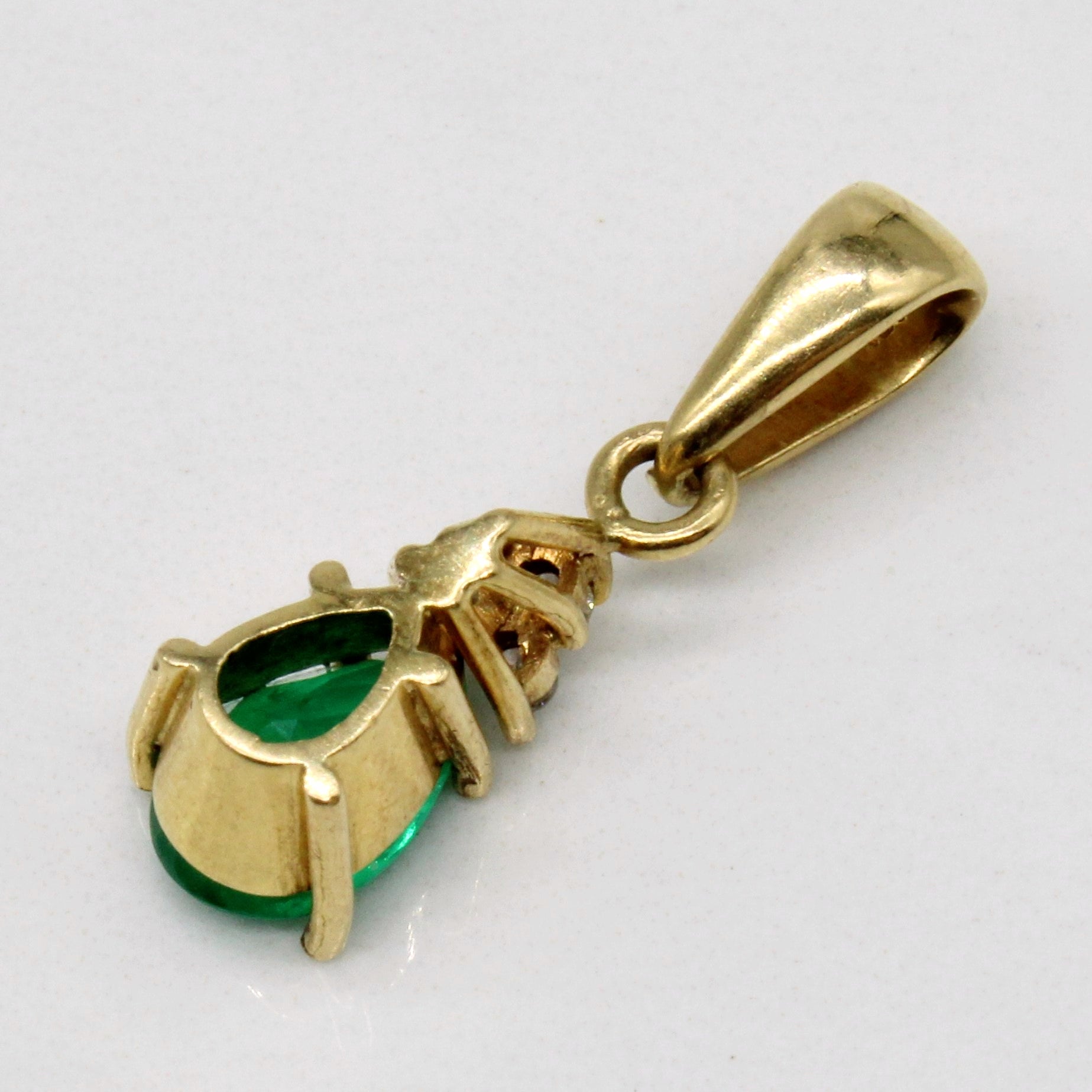 Emerald & Diamond 18k Pendant | 0.95ct, 0.06ctw |
