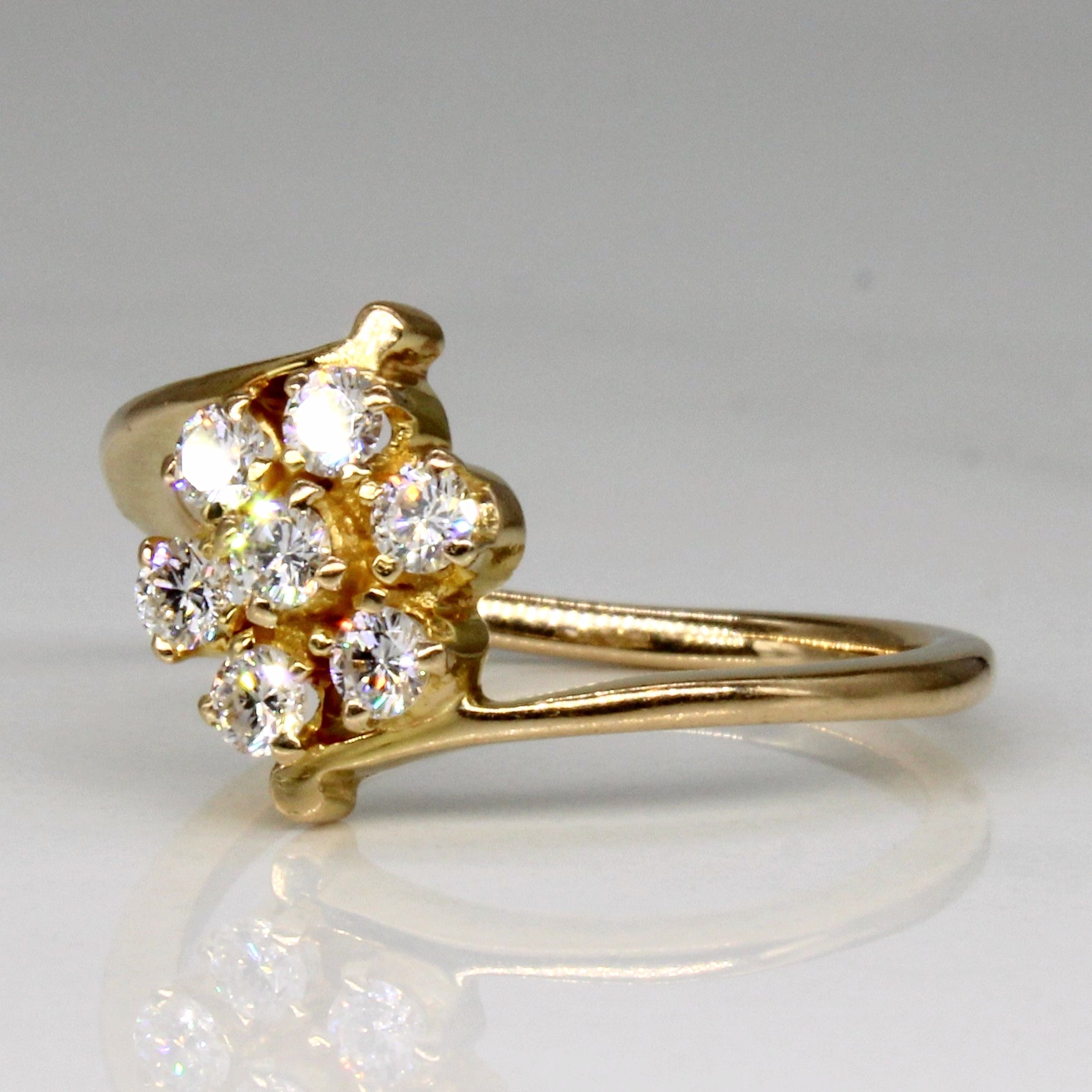 Diamond Floral Cluster 18k Ring | 0.30ctw | SZ 5.75 |