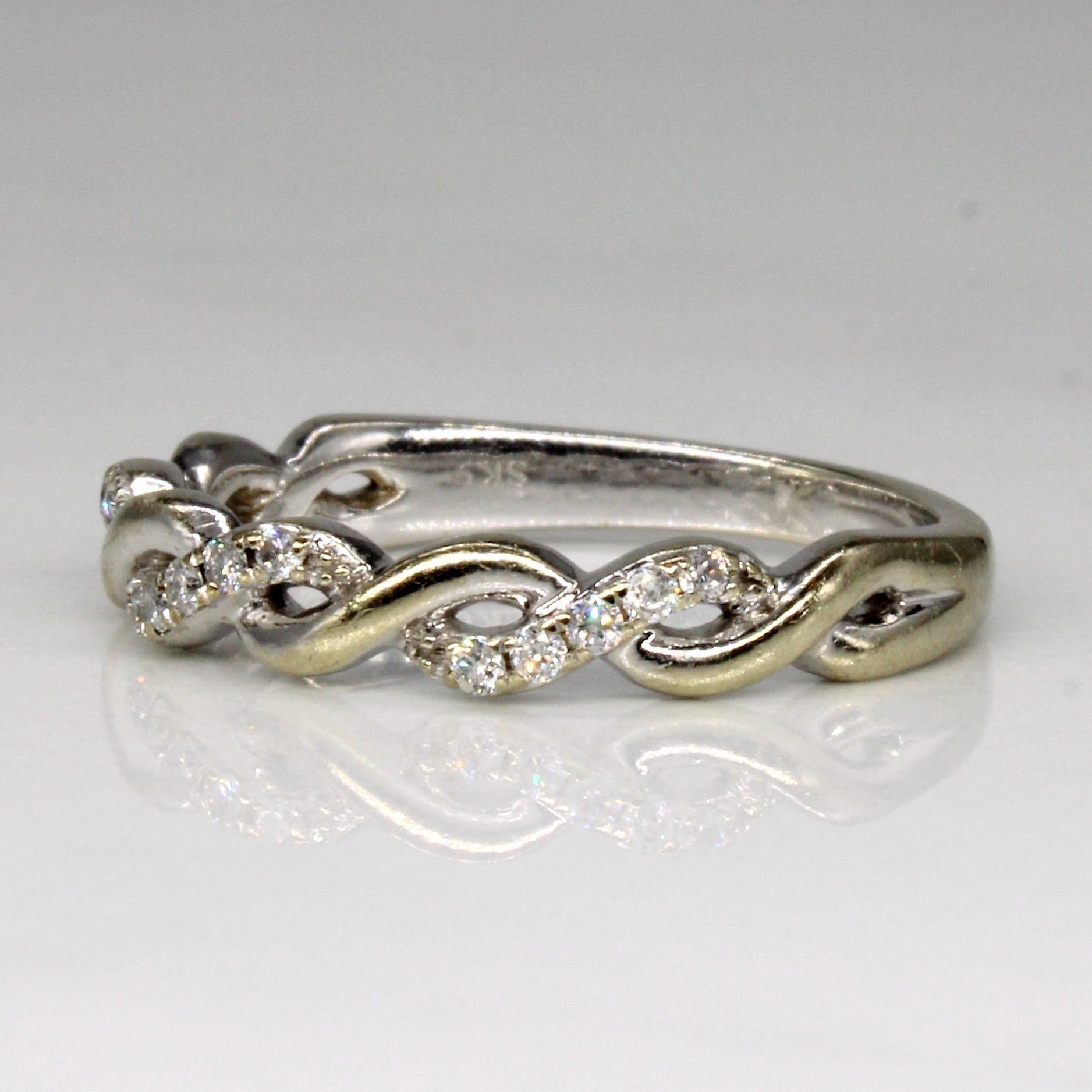 Diamond Overlapping Ring | 0.12ctw | SZ 7.25 |