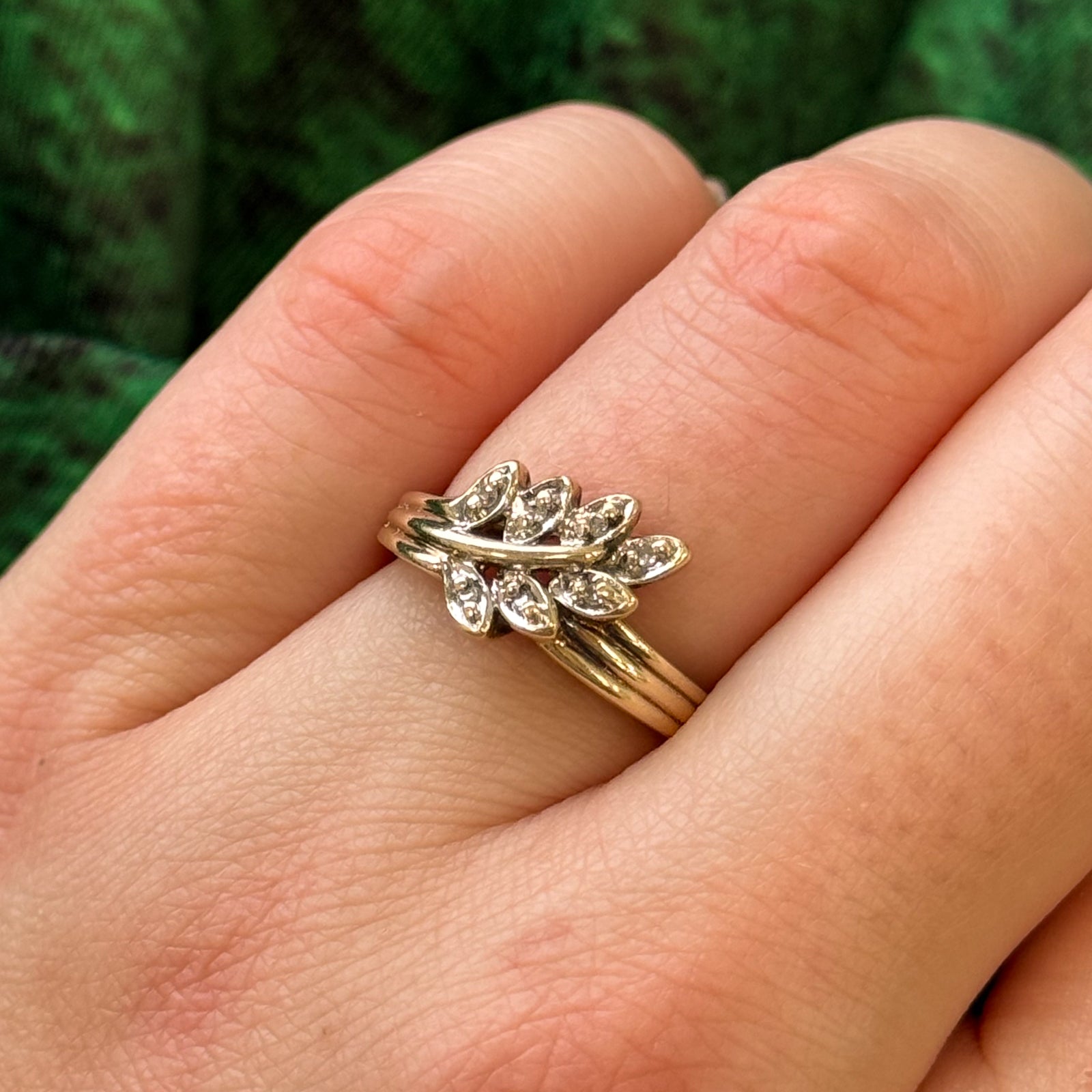 Diamond Leaf Ring | 0.04ctw | SZ 6 |