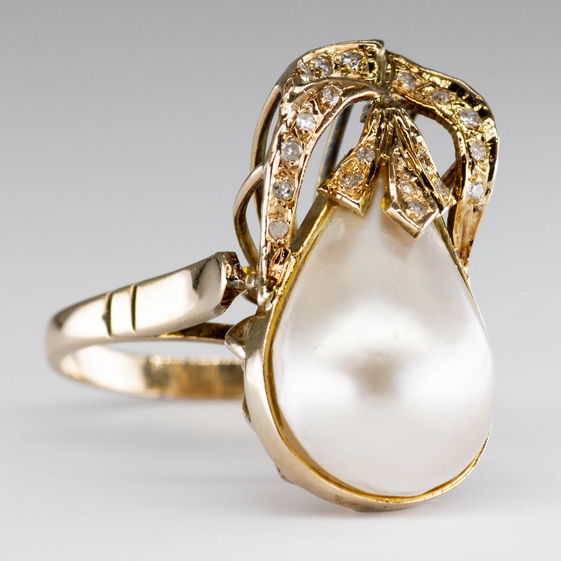 Art Nouveau Era Pearl & Diamond Ring | 0.05 ctw SZ 7 |