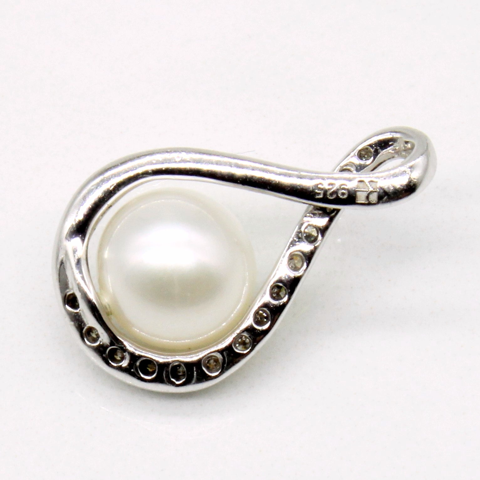 Pearl & Diamond Sterling Silver Pendant | 0.04ctw |
