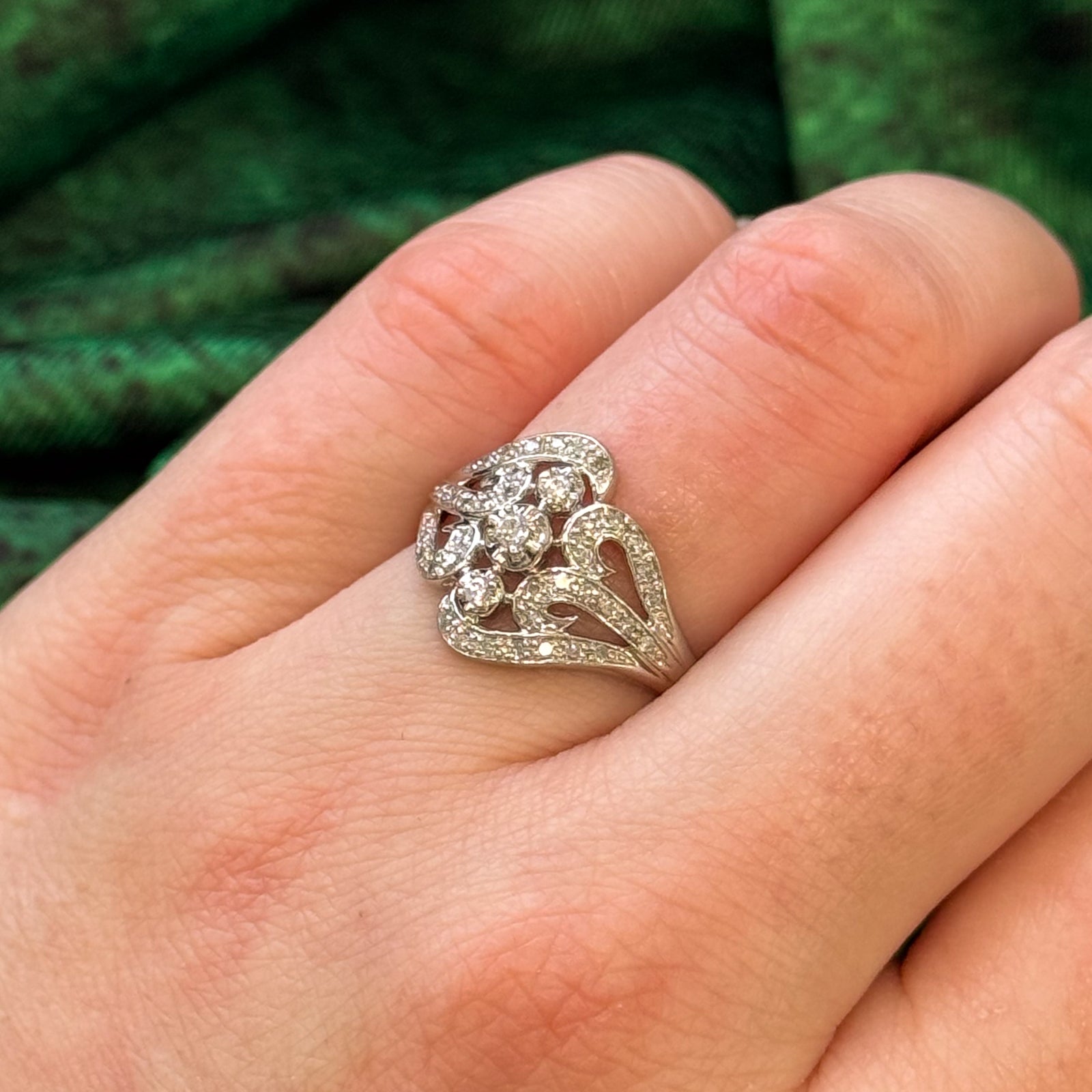 Ornate Diamond Ring | 0.20ctw | SZ 6.5 |