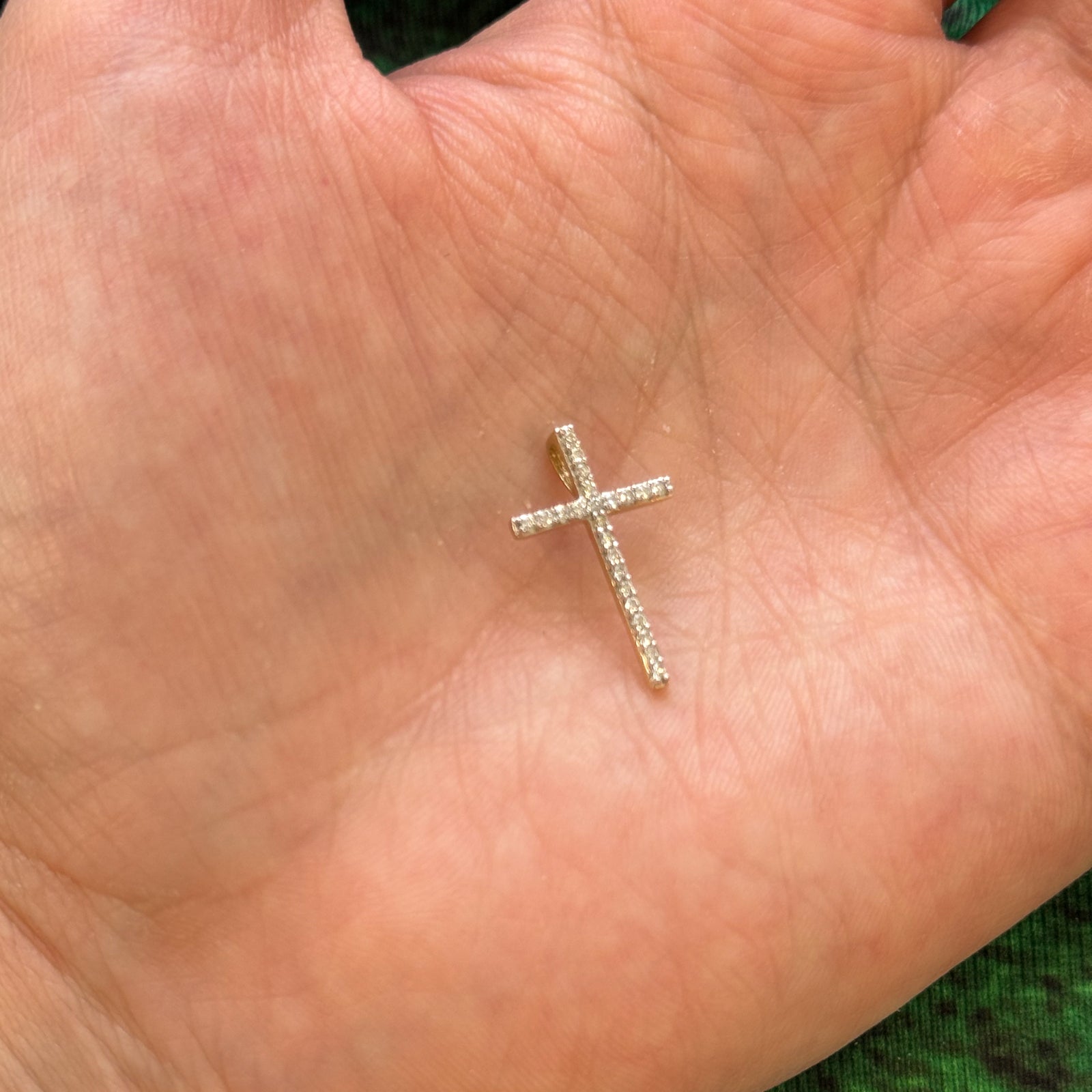 Pendentif croix en diamants | 0,12 ct |