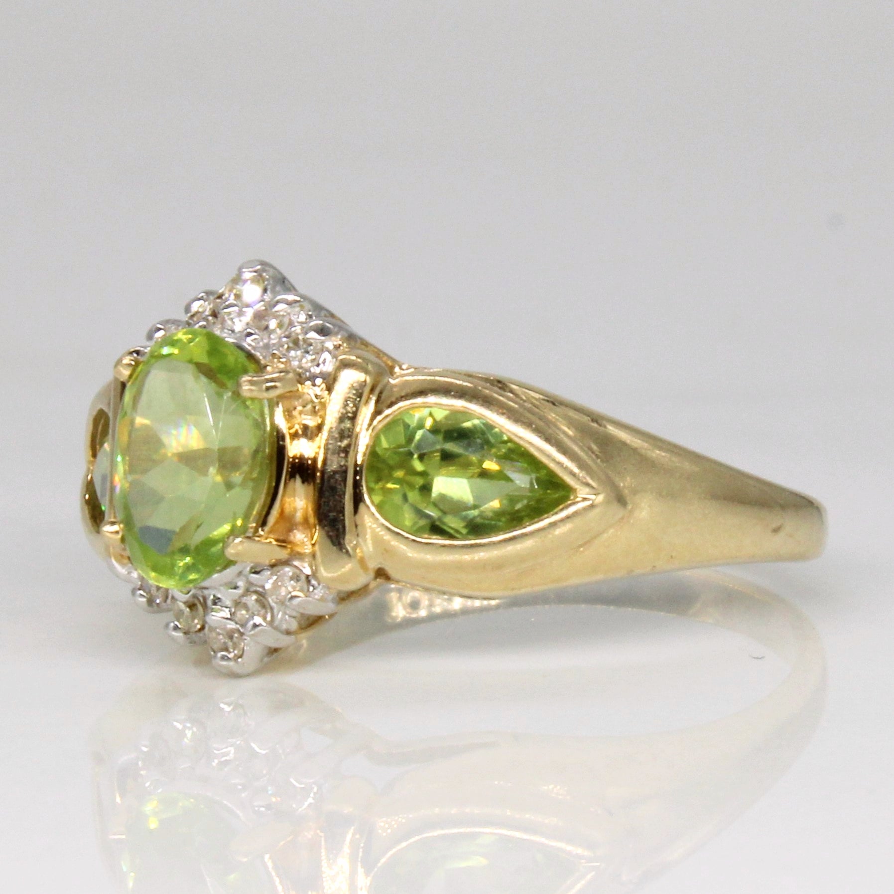 Peridot & Diamond Cocktail Ring | 1.60ctw, 0.05ctw | SZ 6.75 |