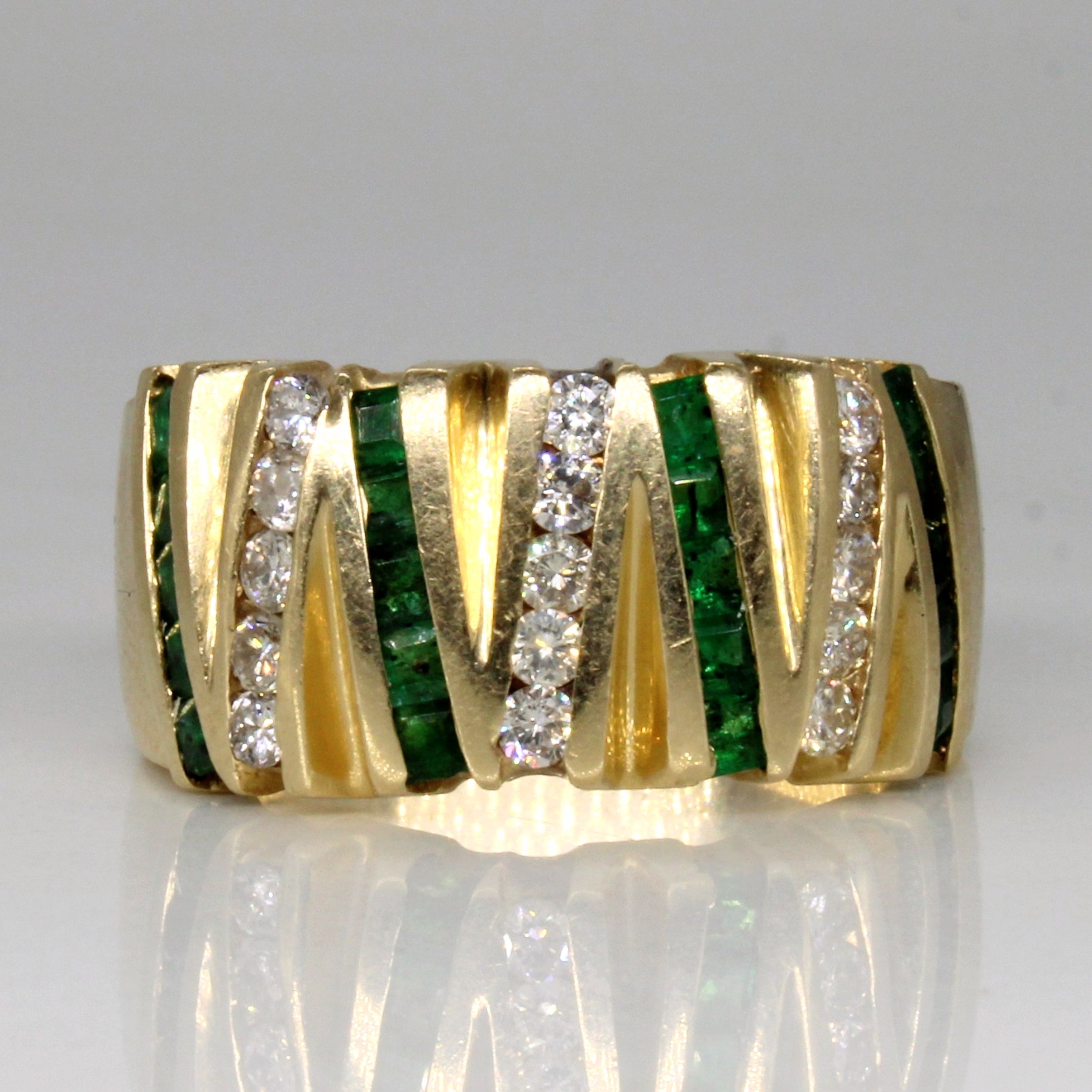 Emerald & Diamond Ring | 0.70ctw, 0.38ctw | SZ 8 |