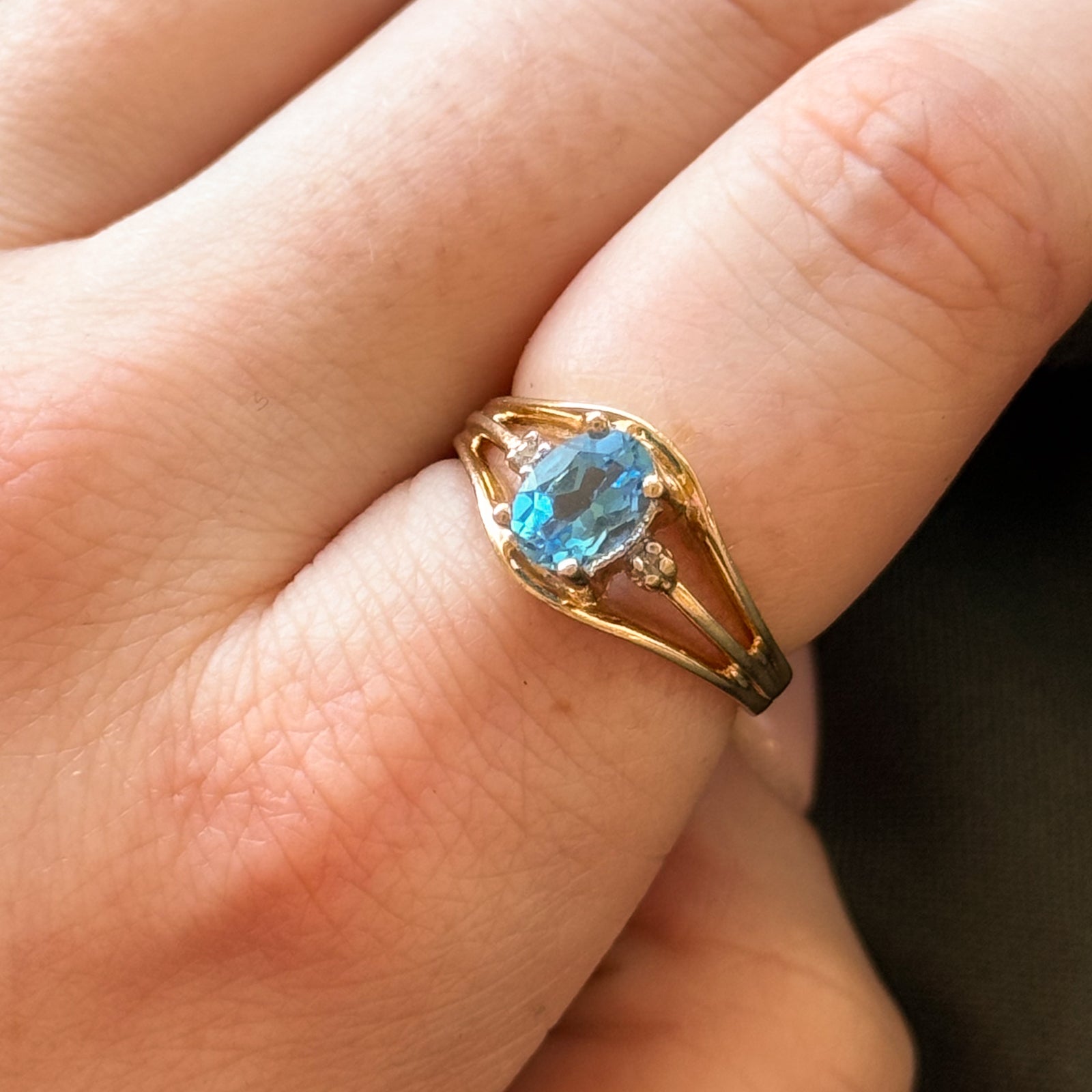 Blue Topaz & Diamond Ring | 0.95ct, 0.03ctw | SZ 6.75 |