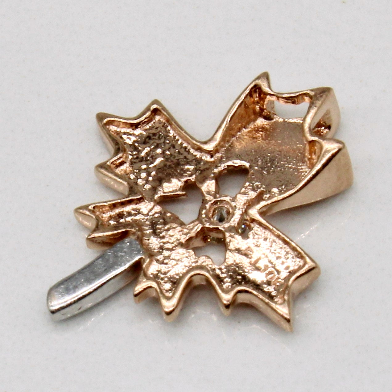 Diamond Maple Leaf Pendant | 0.05ct |
