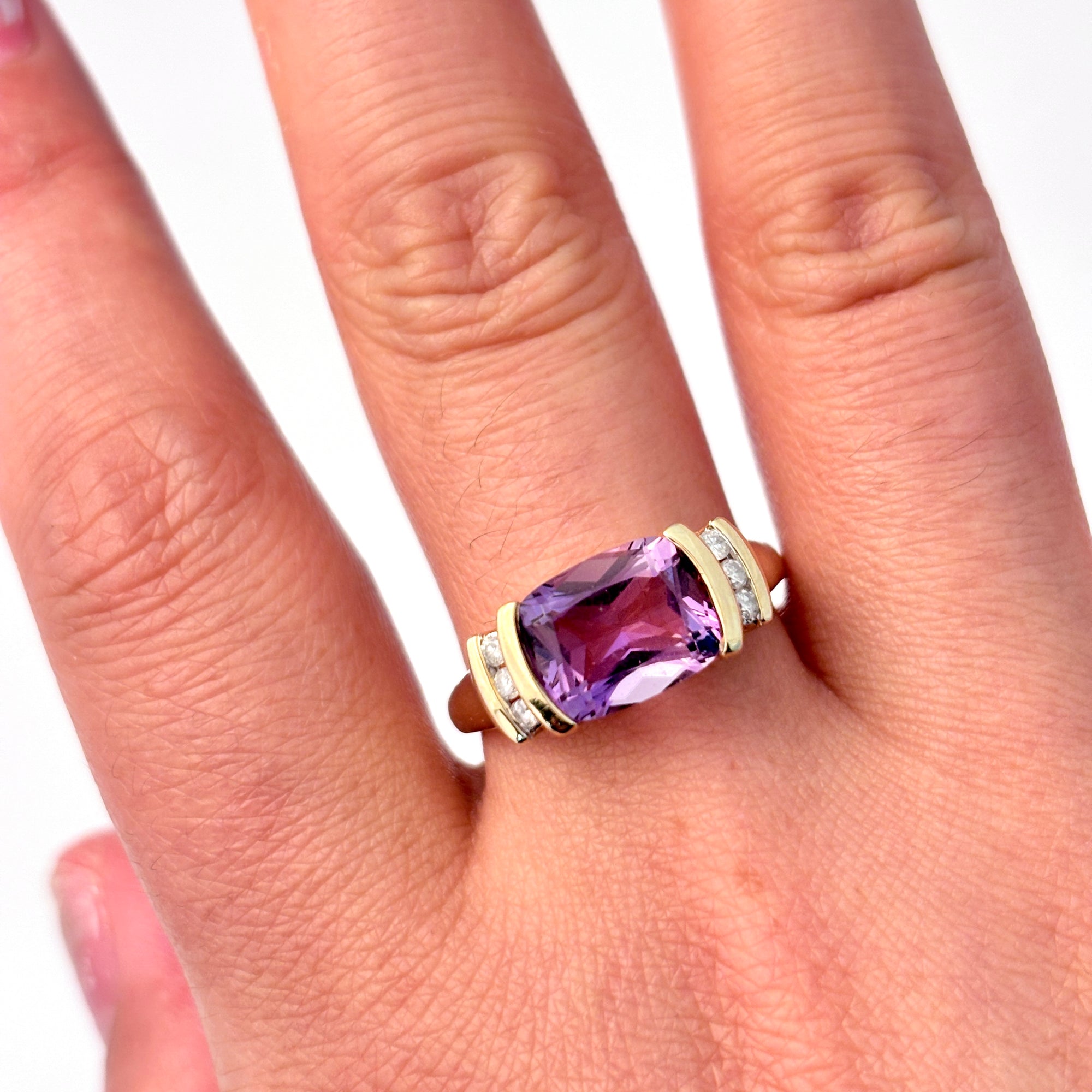 14K Yellow Gold Amethyst and Diamond Ring | 3.10ct, 0.138ctw | SZ 9