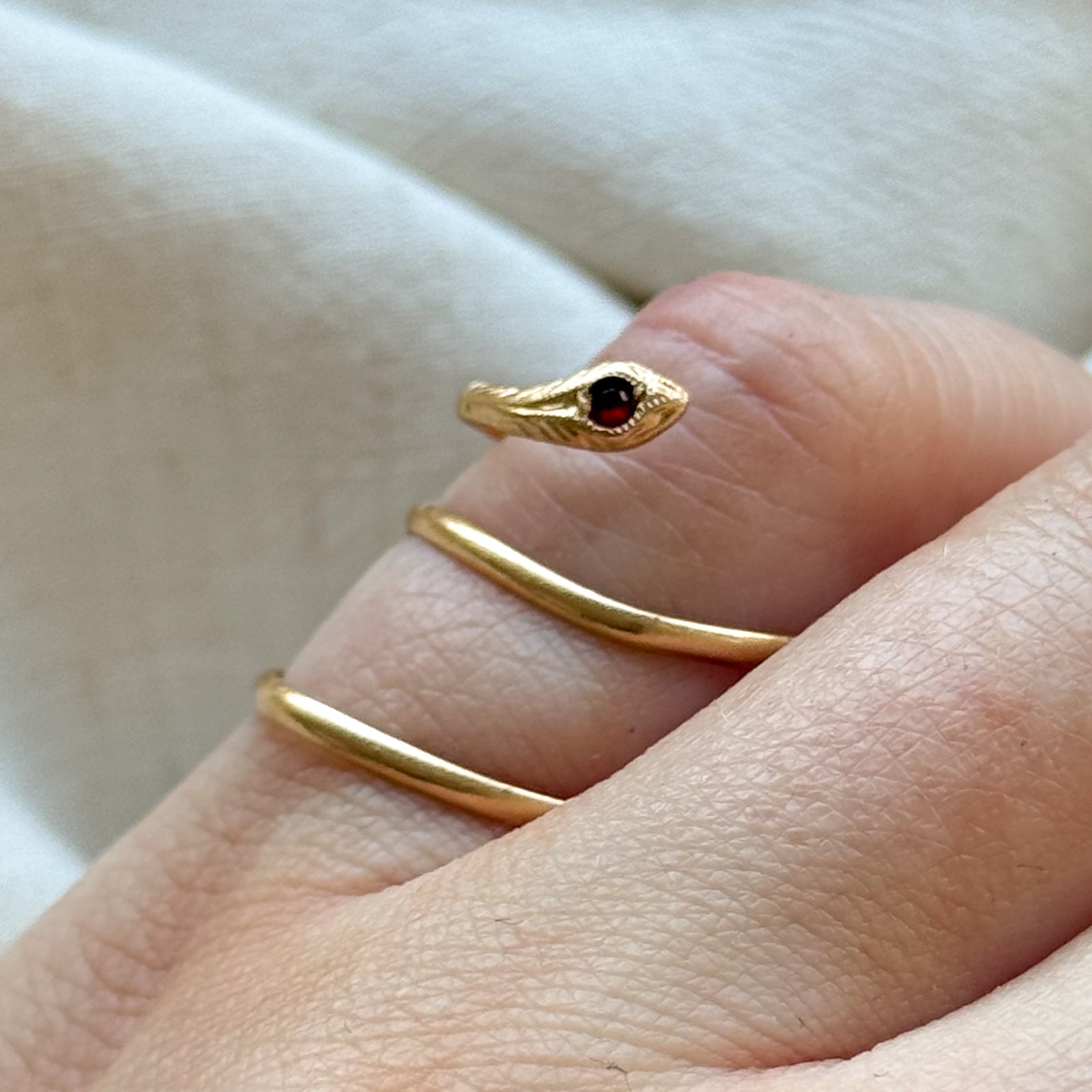 Bague serpent en verre rouge | 0,02 ct | Taille 4,5 | 